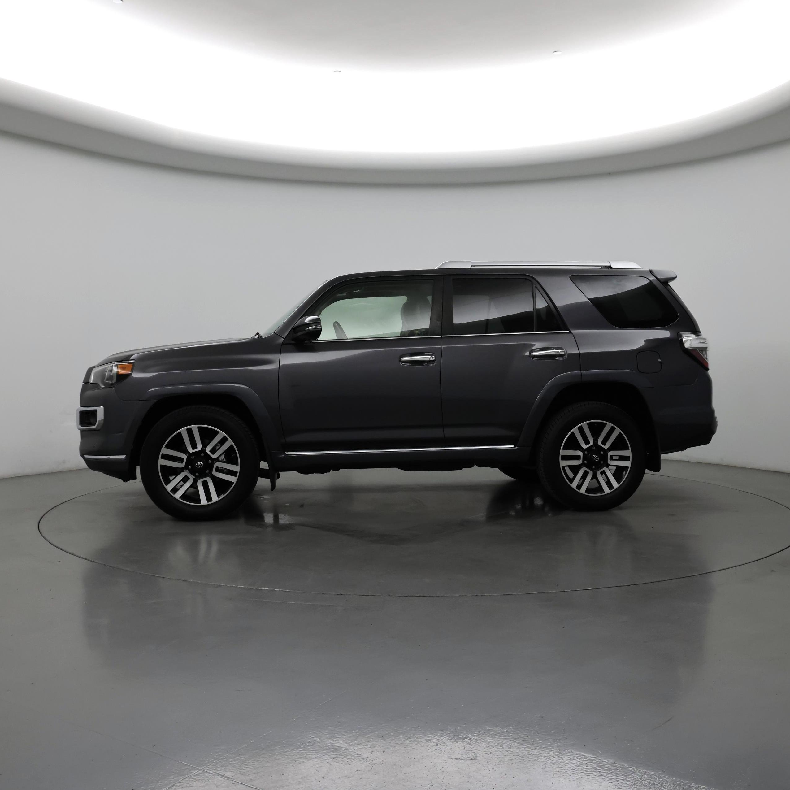 Thumbnail: 2016 Toyota 4Runner - 3