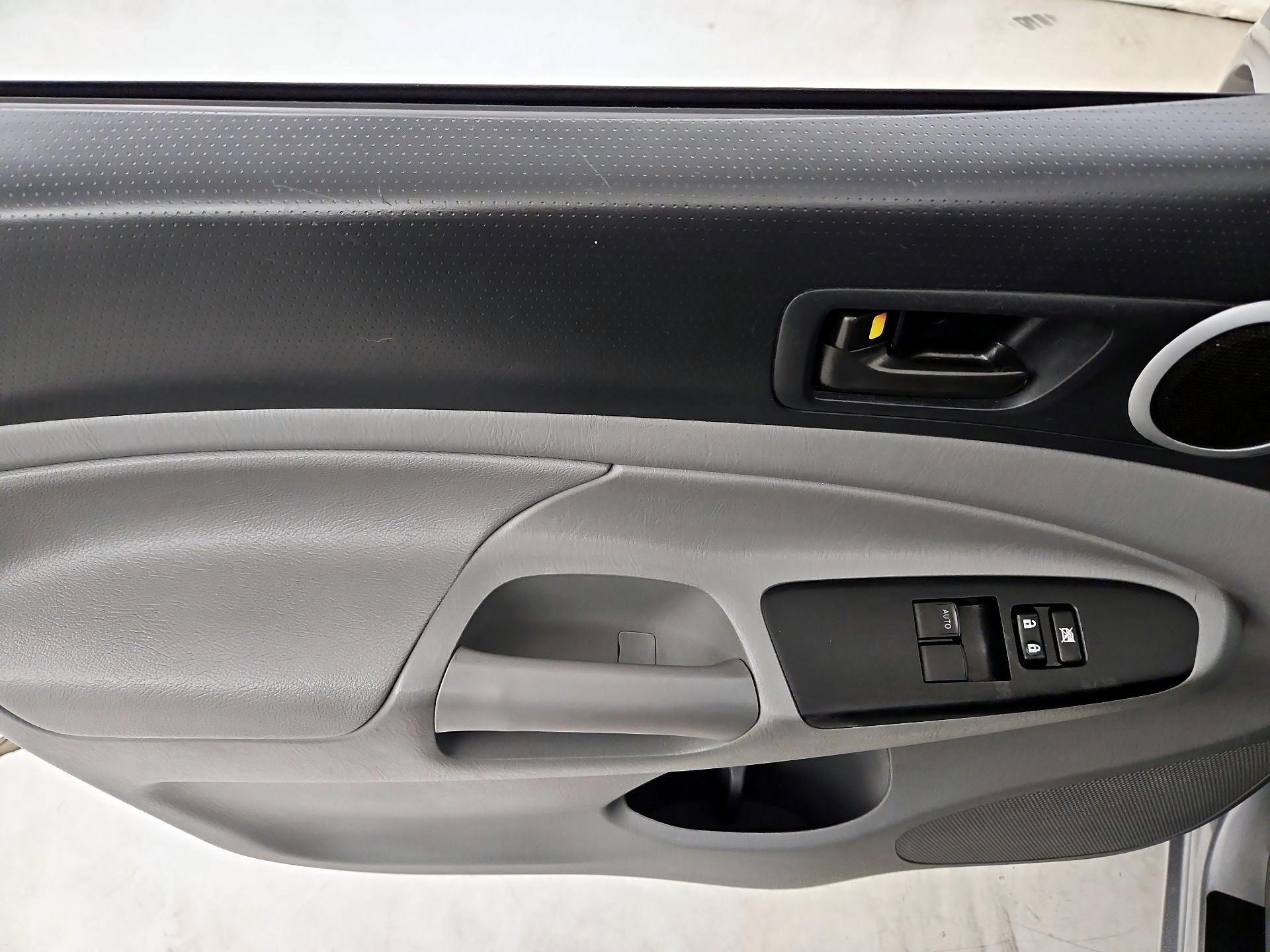 Thumbnail: 2014 Toyota Tacoma - 12