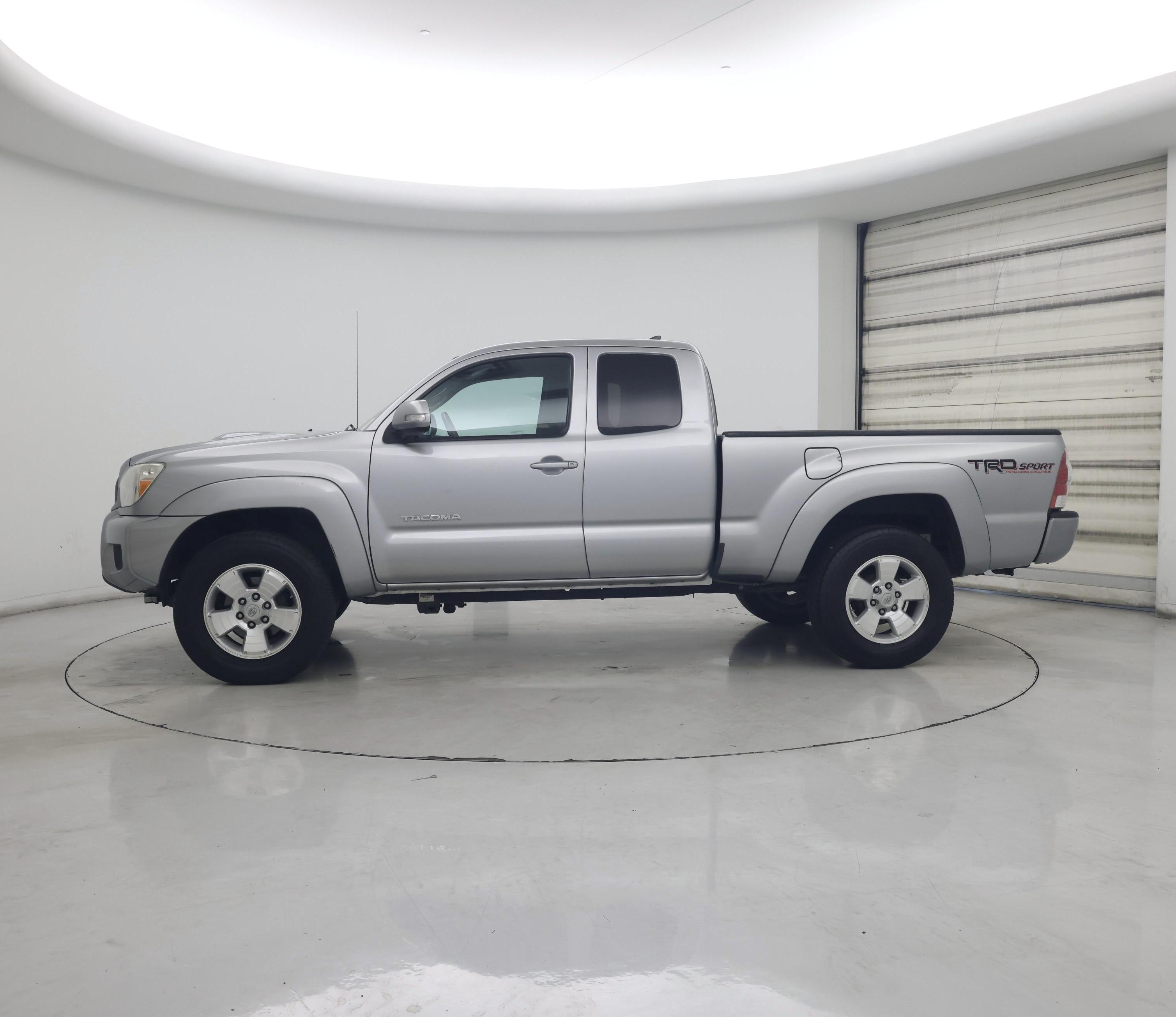 Thumbnail: 2014 Toyota Tacoma - 3