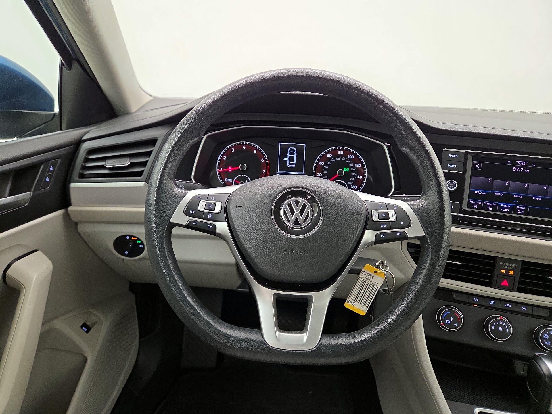 Thumbnail: 2020 Volkswagen Jetta - 10