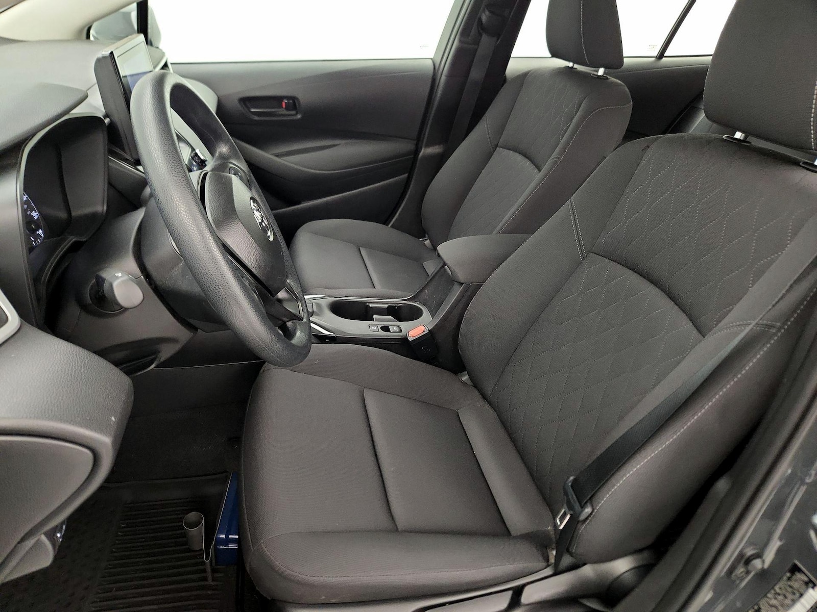 2025 Toyota Corolla LE - Photo 12