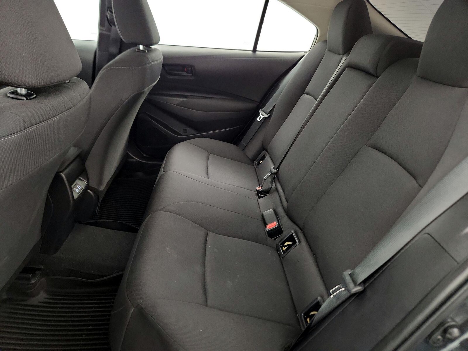 2025 Toyota Corolla LE - Photo 20