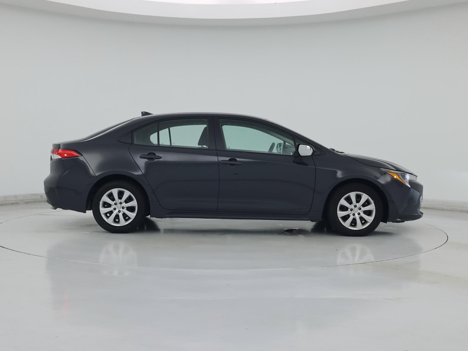 2025 Toyota Corolla LE - Photo 8