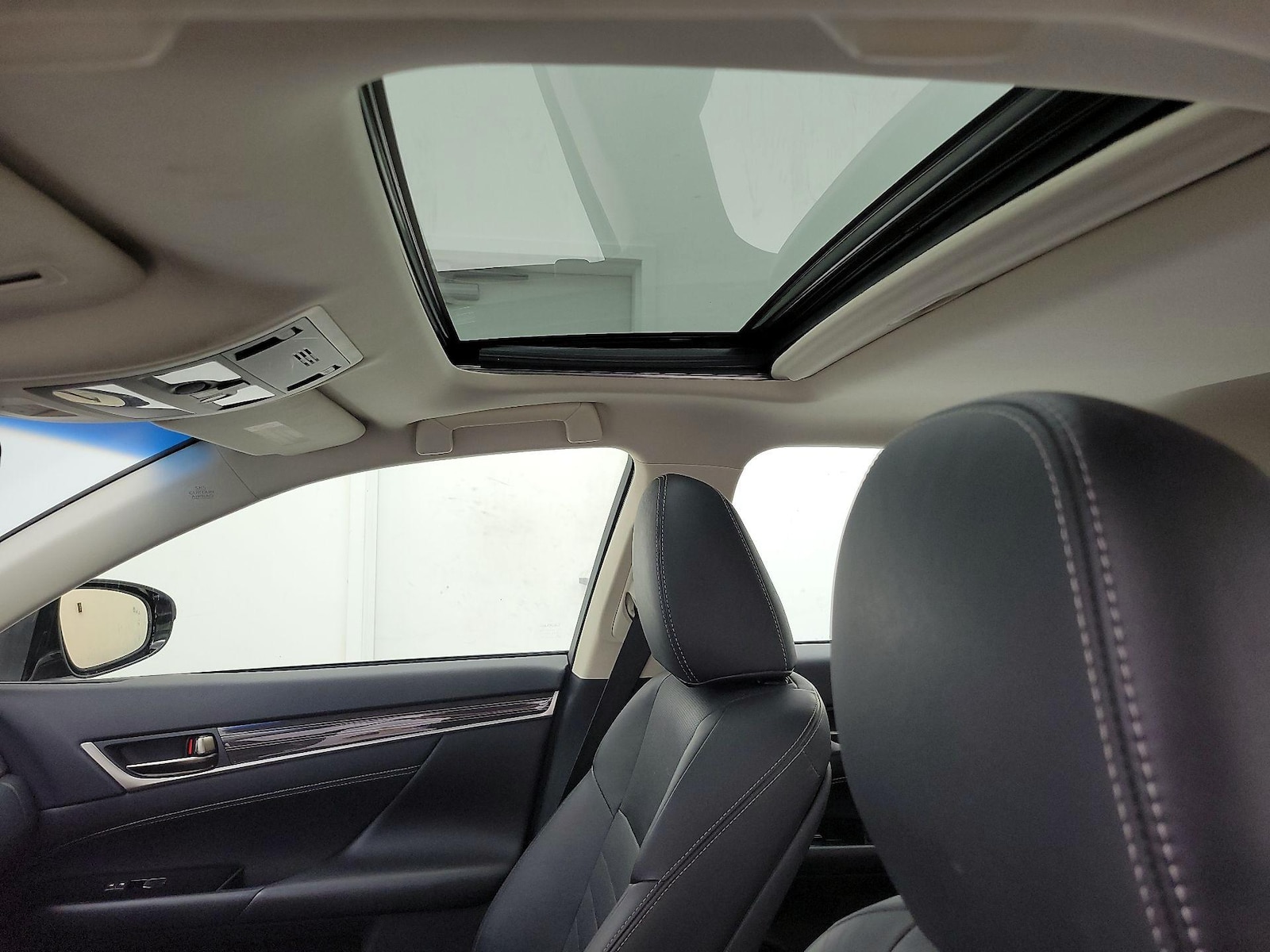 Sunroof(s) & Overhead Airbags