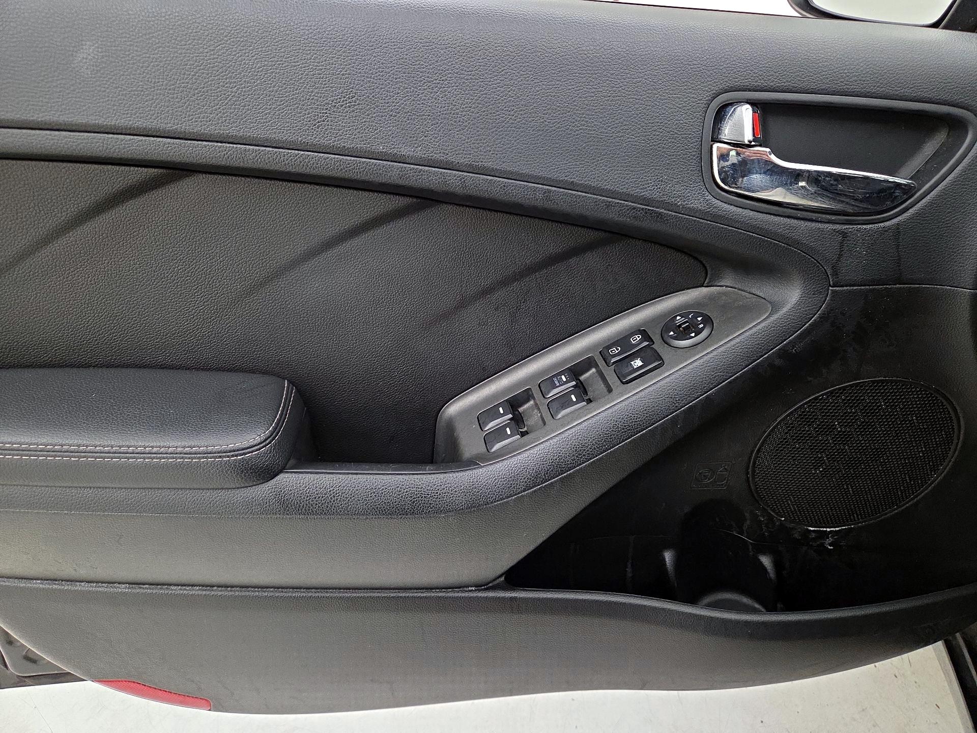 Thumbnail: 2014 Kia Forte - 12