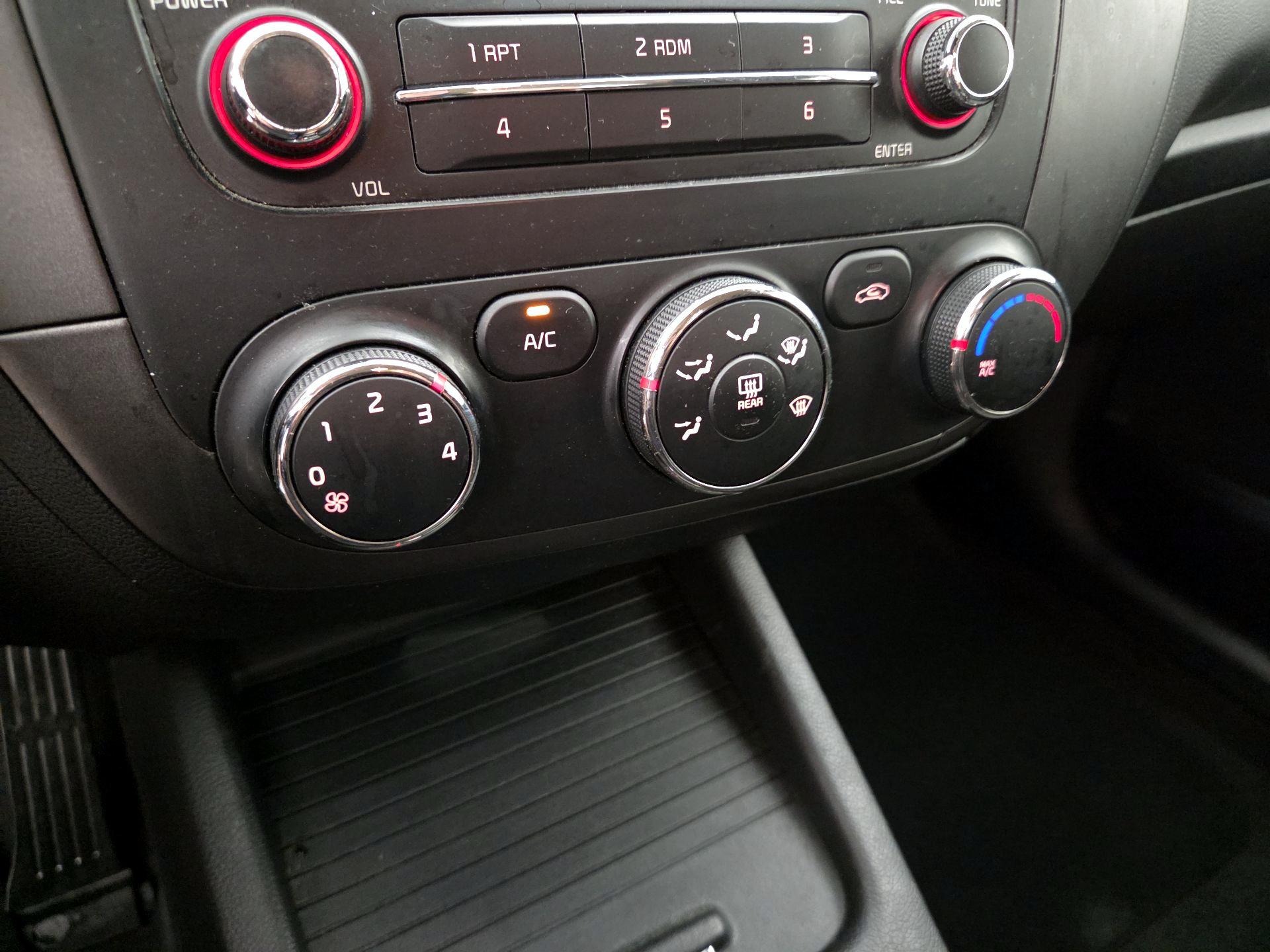 Thumbnail: 2014 Kia Forte - 15