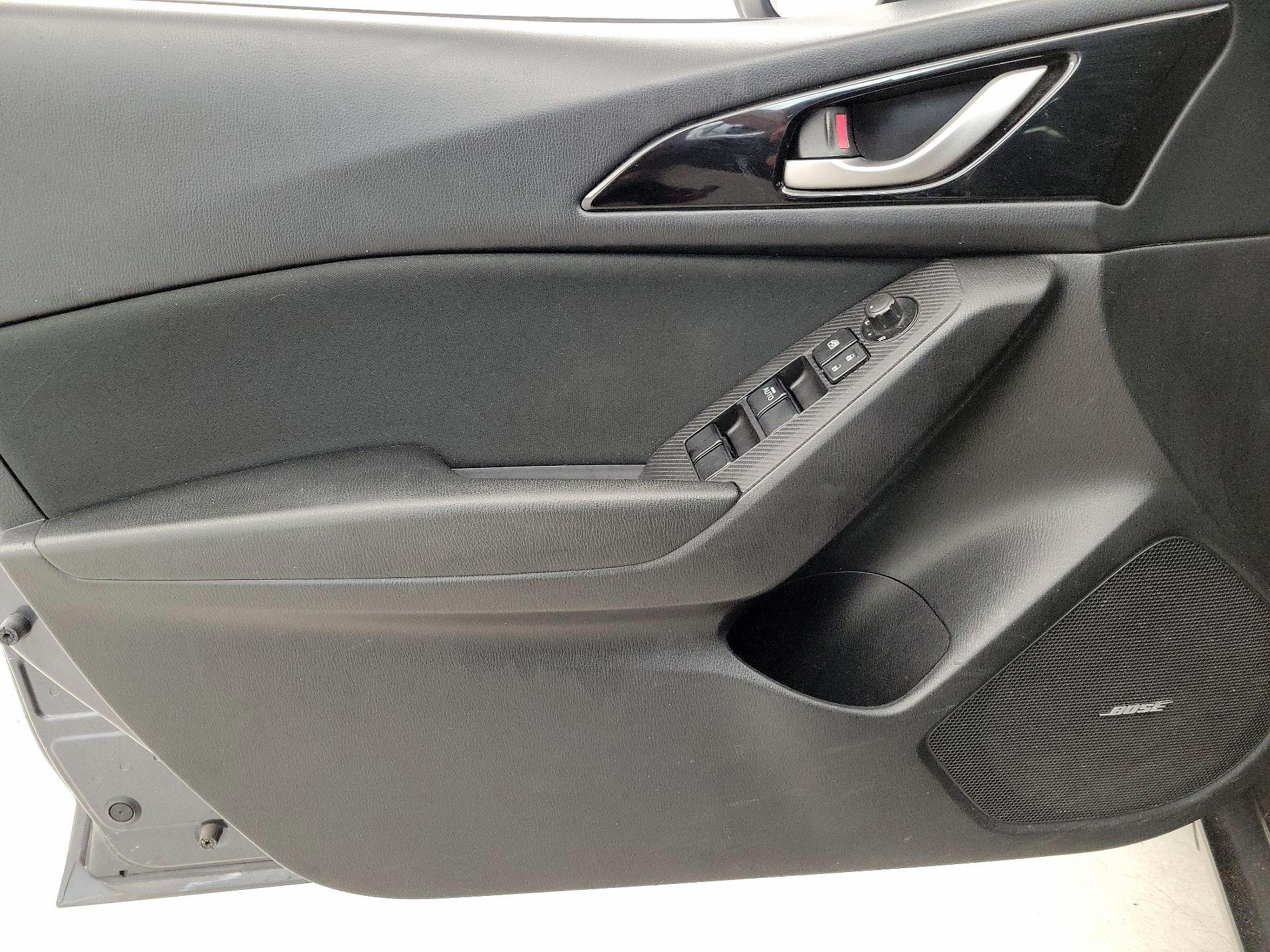 Thumbnail: 2016 Mazda Mazda3 - 10