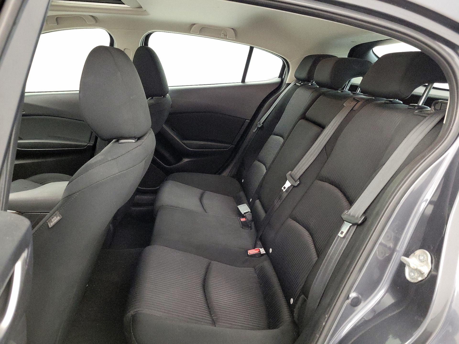 Thumbnail: 2016 Mazda Mazda3 - 18