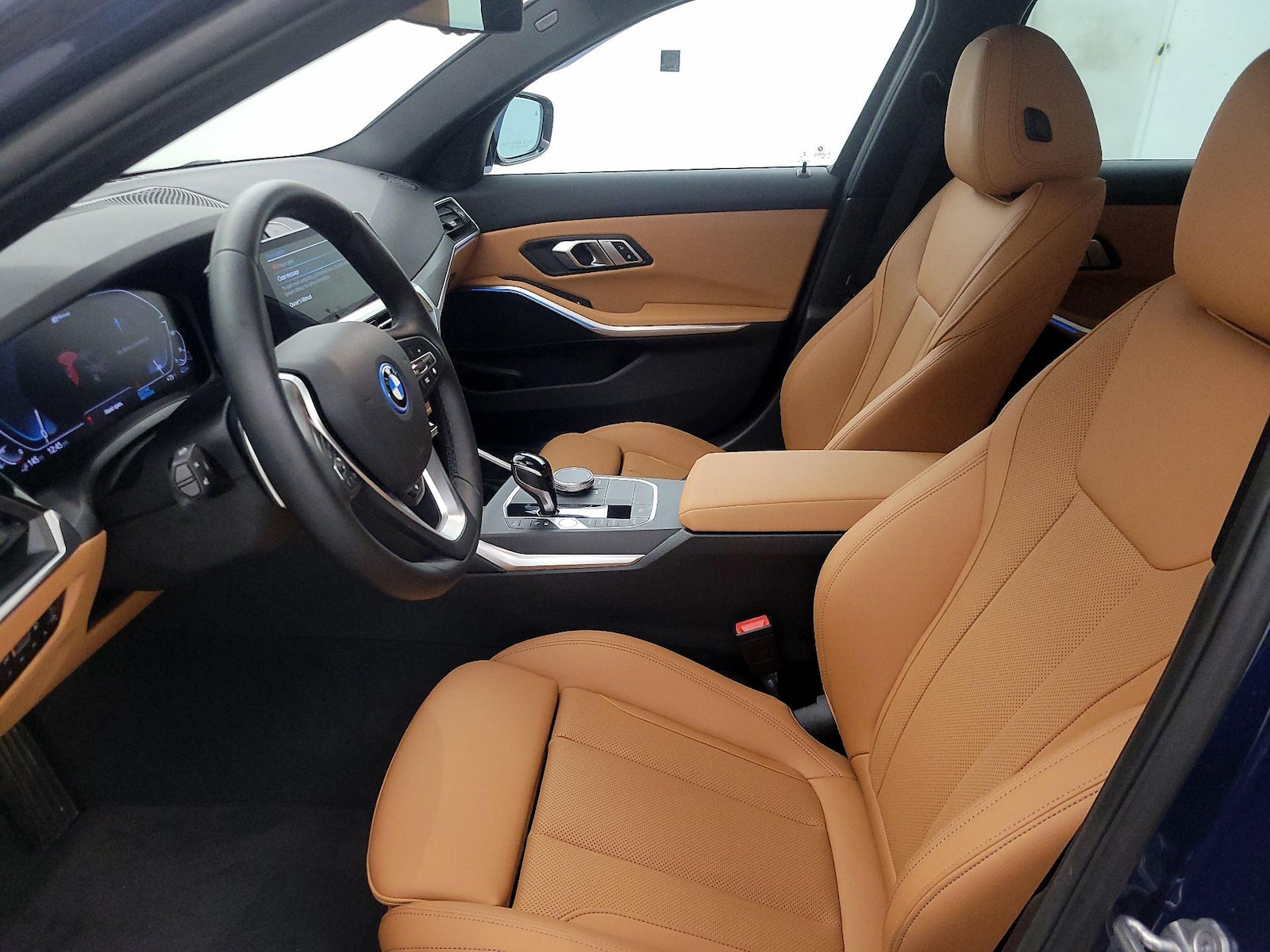 2022 BMW 3 Series 330e - Photo 12