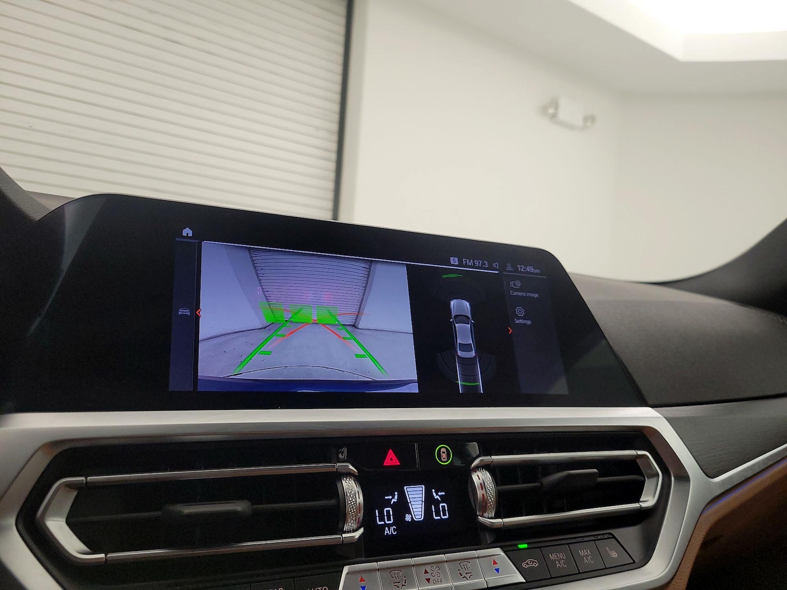 2022 BMW 3 Series 330e - Photo 16