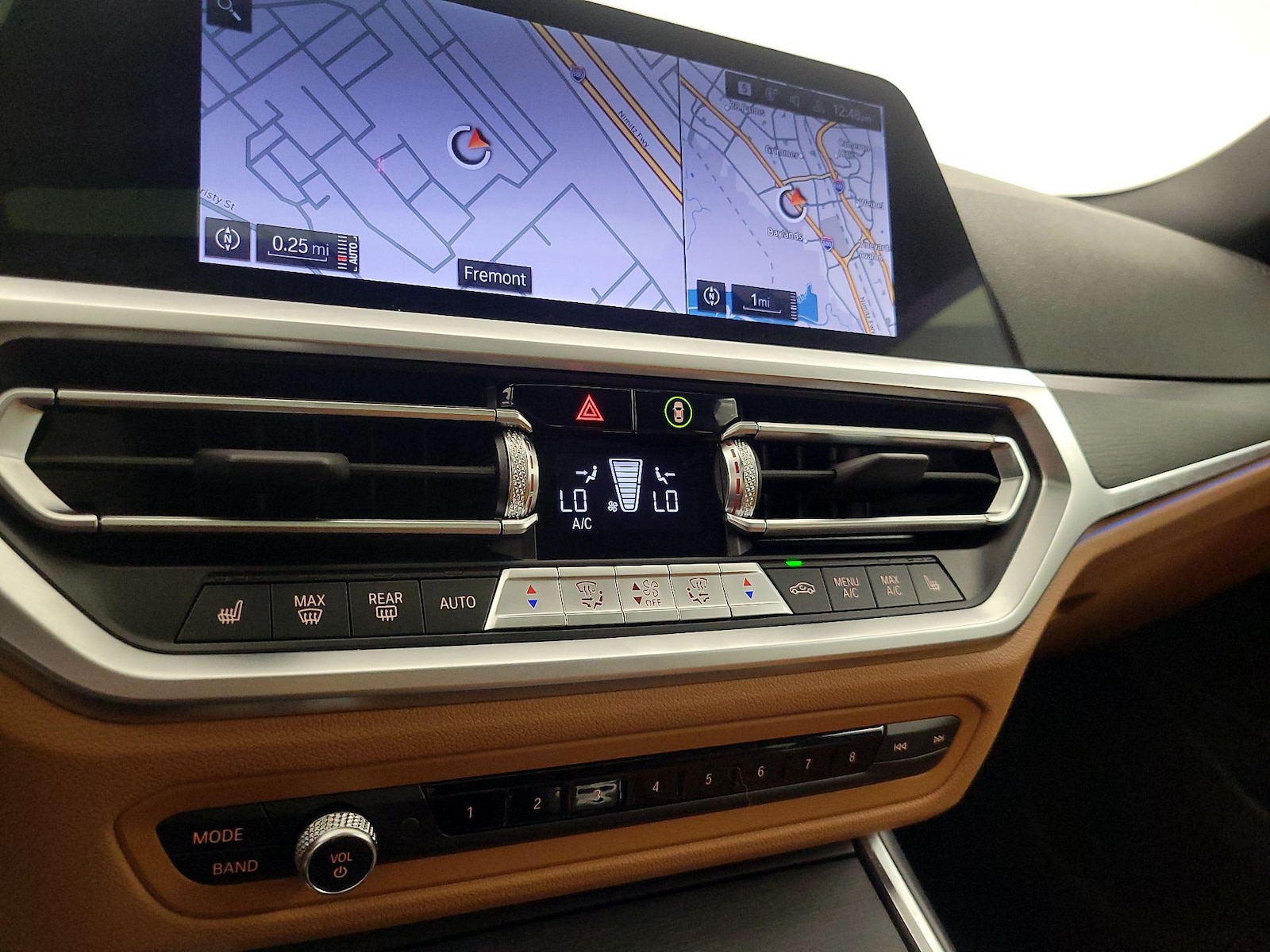 2022 BMW 3 Series 330e - Photo 18