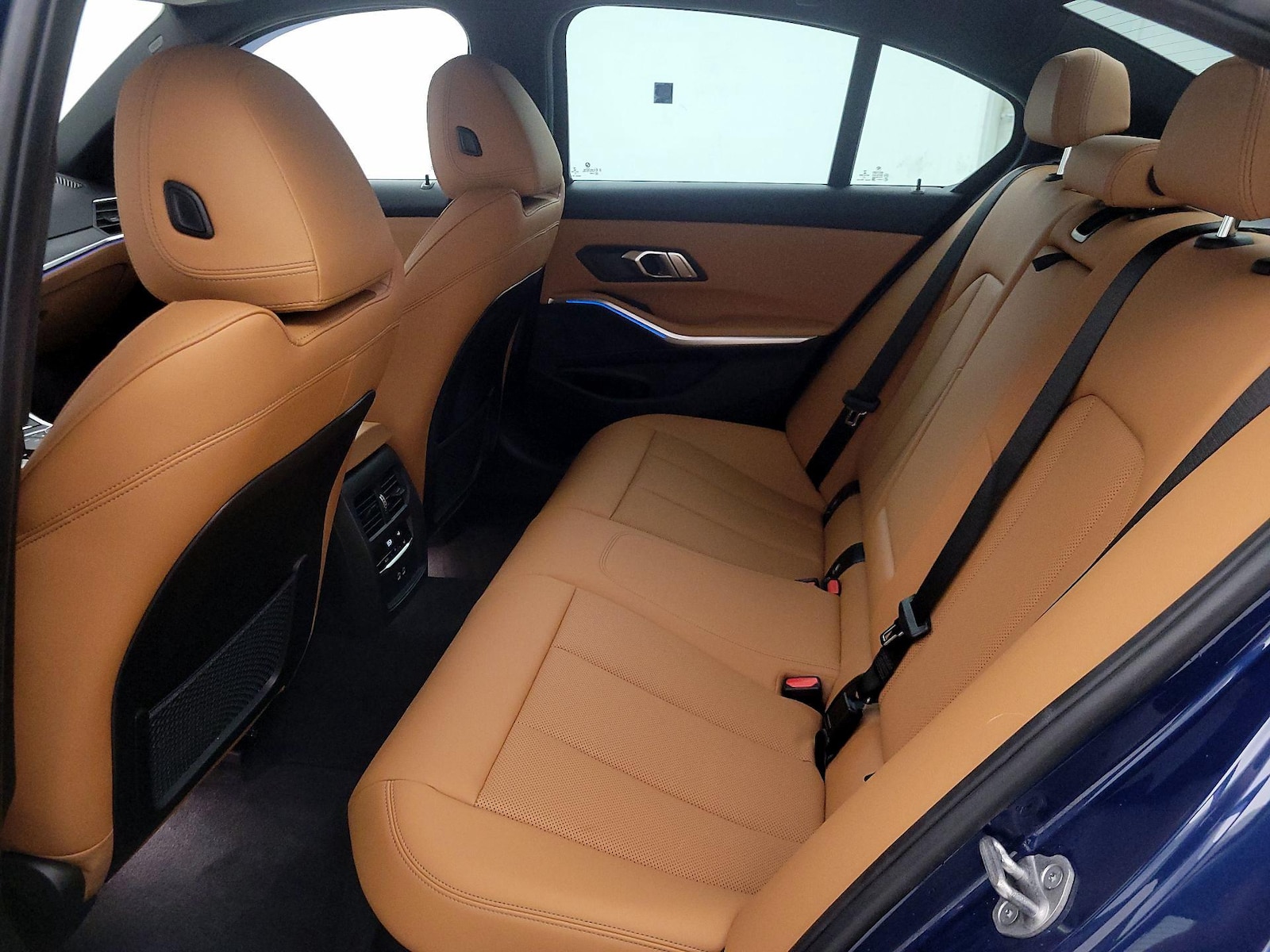 2022 BMW 3 Series 330e - Photo 21