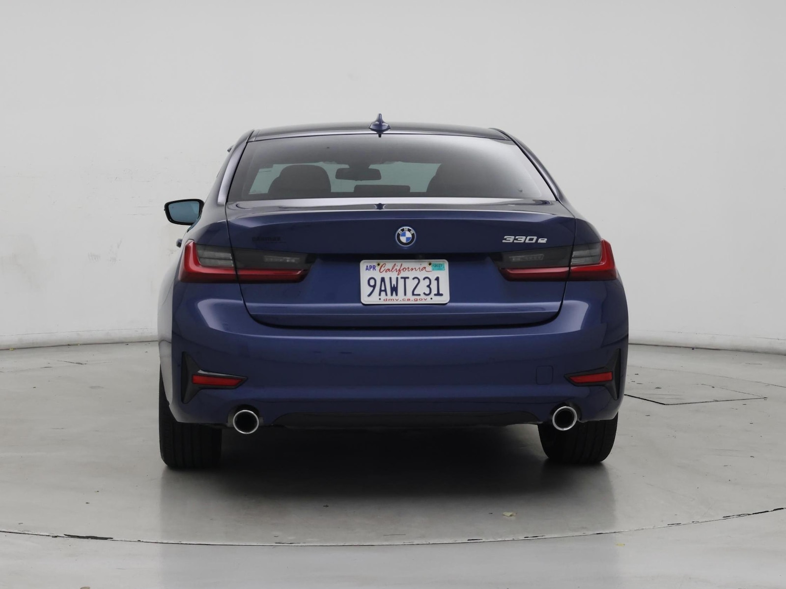 2022 BMW 3 Series 330e - Photo 7