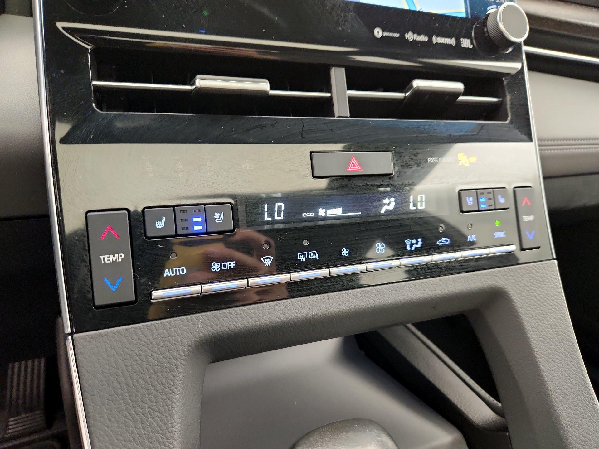 Thumbnail: 2019 Toyota Avalon - 17