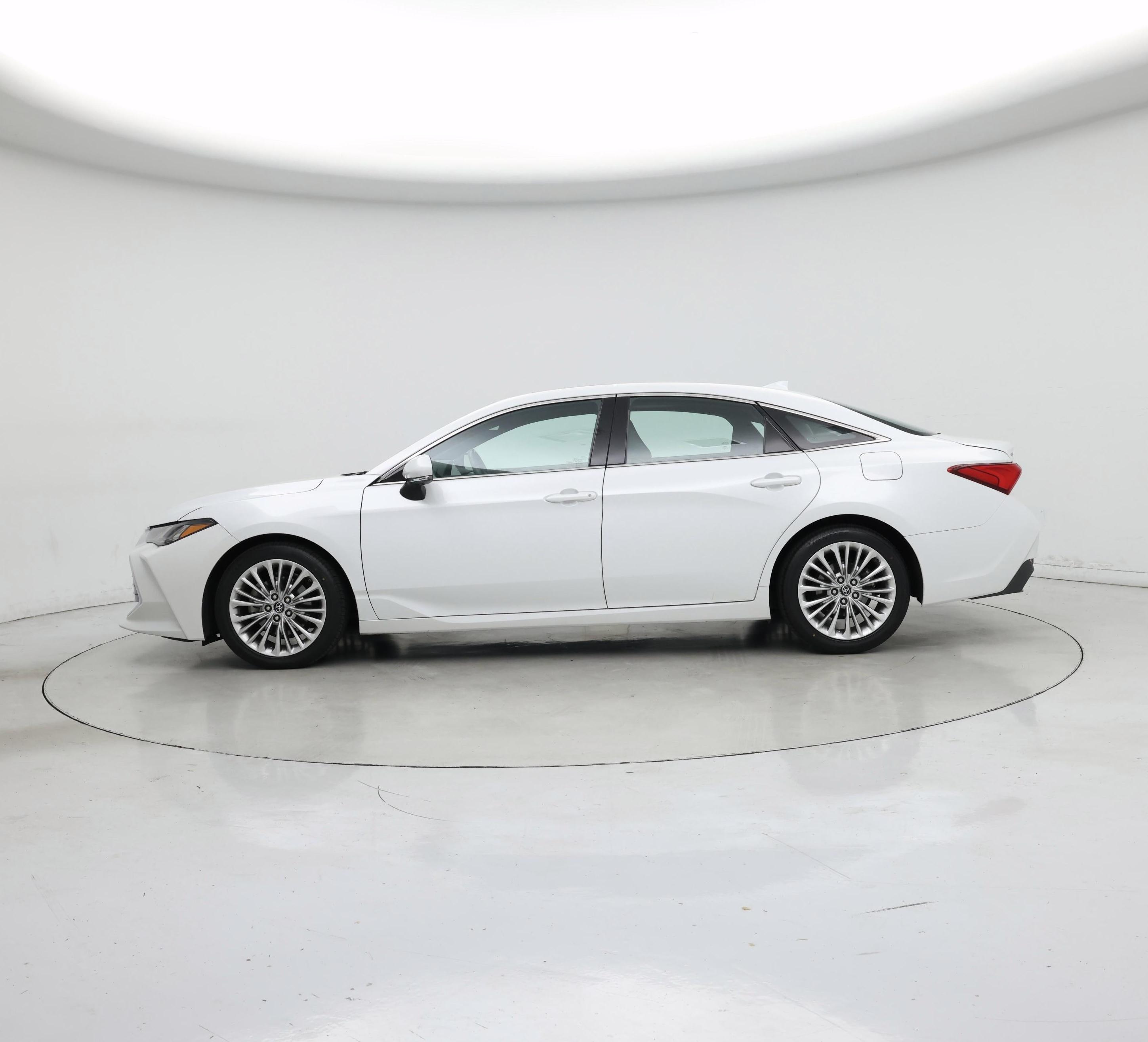 Thumbnail: 2019 Toyota Avalon - 3