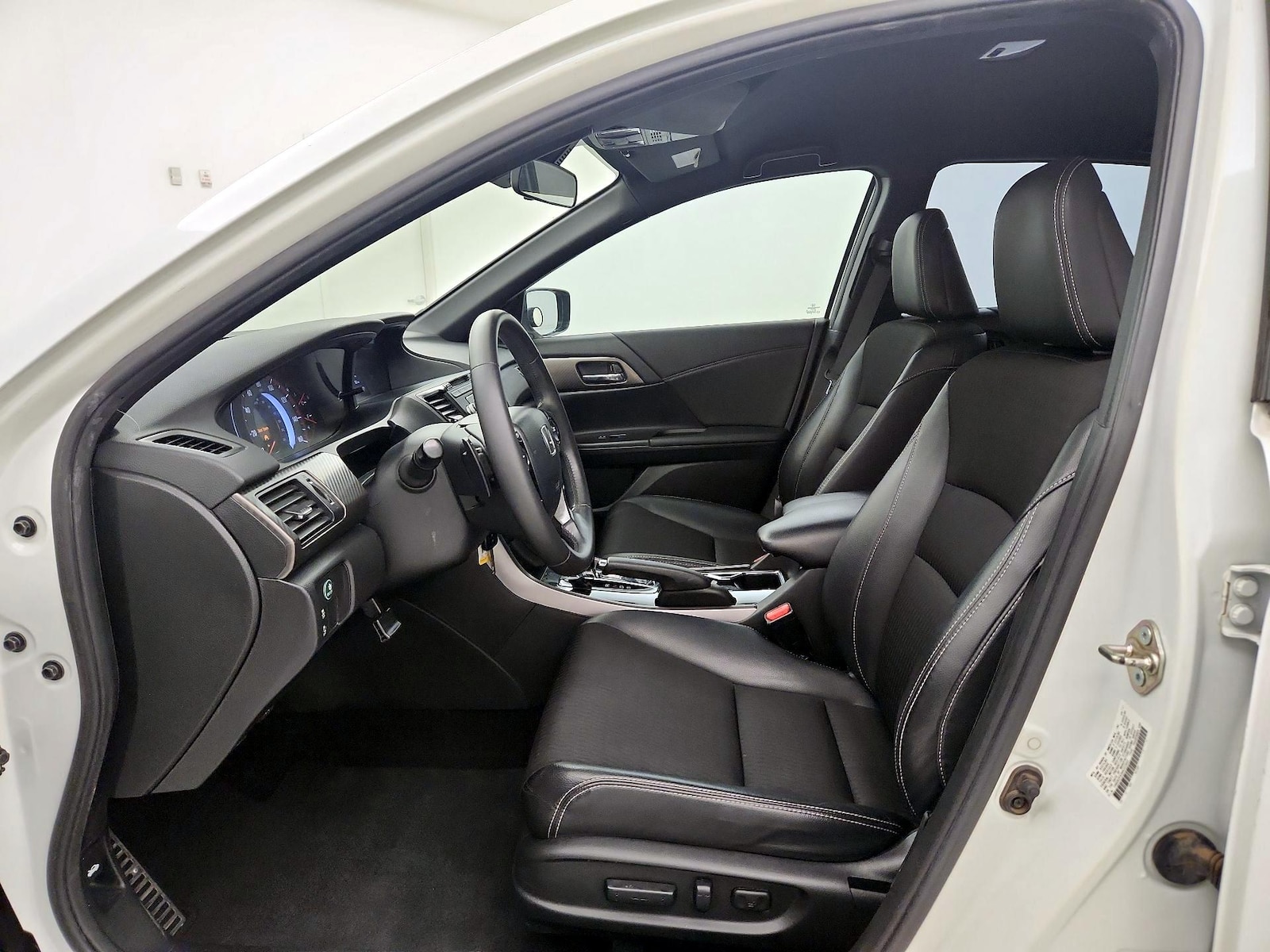 Power Seat(s) & Side Airbags