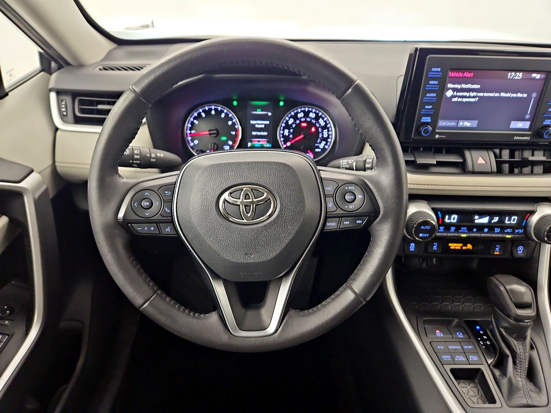 Thumbnail: 2021 Toyota RAV4 - 10