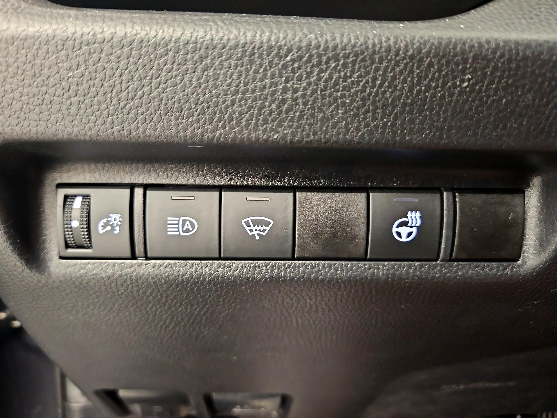 Thumbnail: 2021 Toyota RAV4 - 13