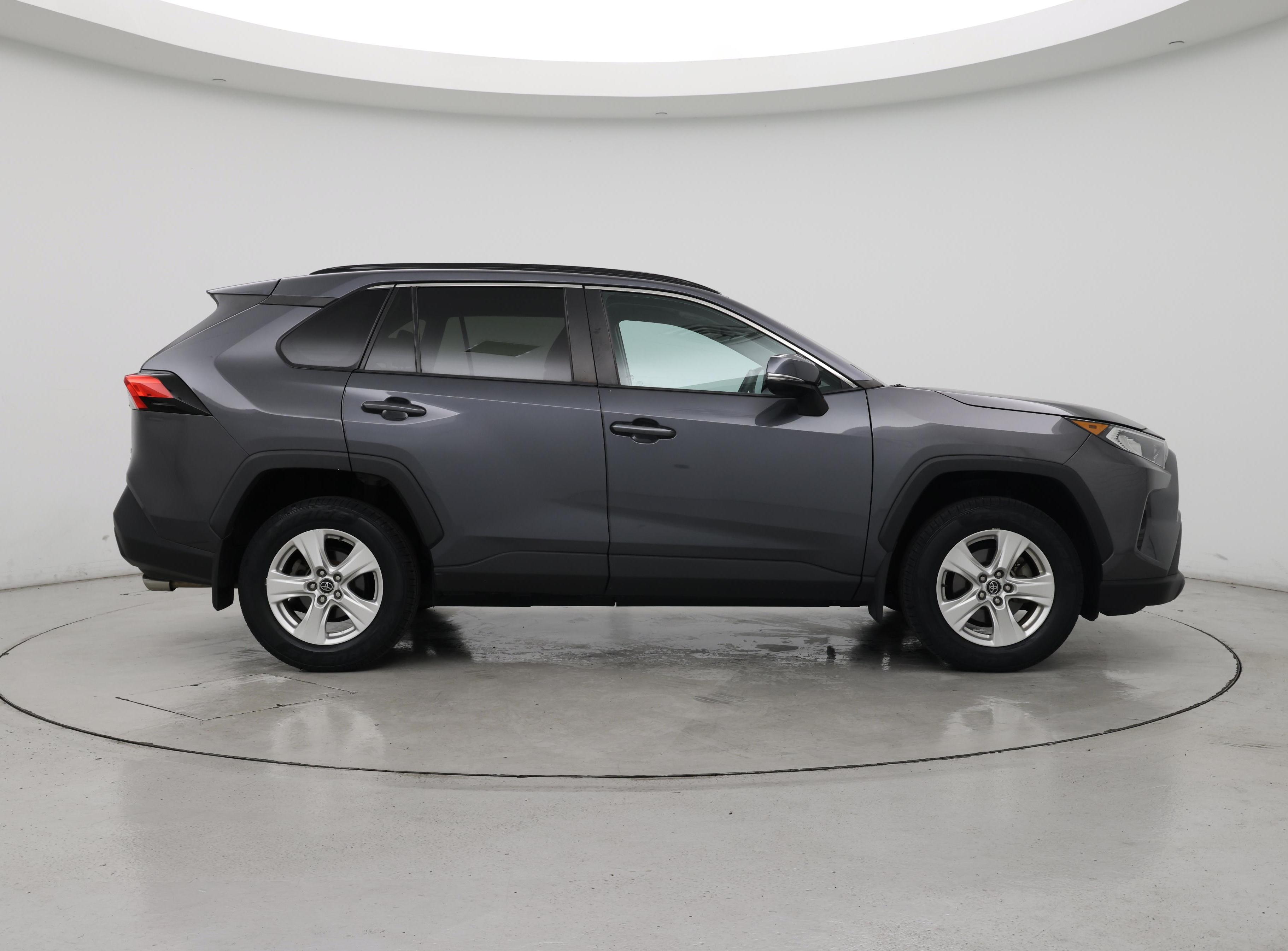 Thumbnail: 2021 Toyota RAV4 - 7