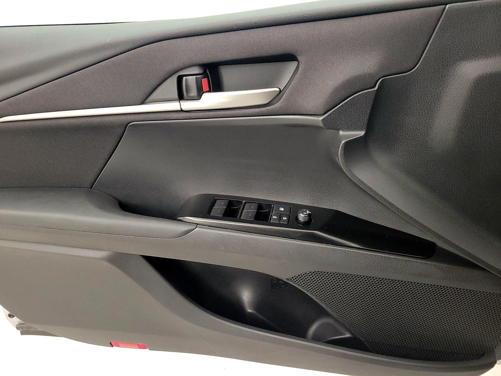 Thumbnail: 2025 Toyota Camry - 12