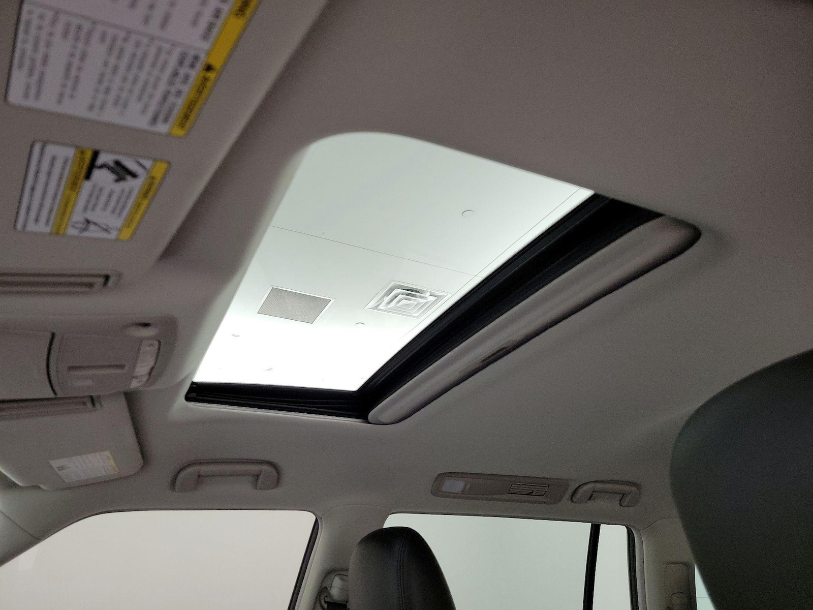 Sunroof(s) & Overhead Airbags
