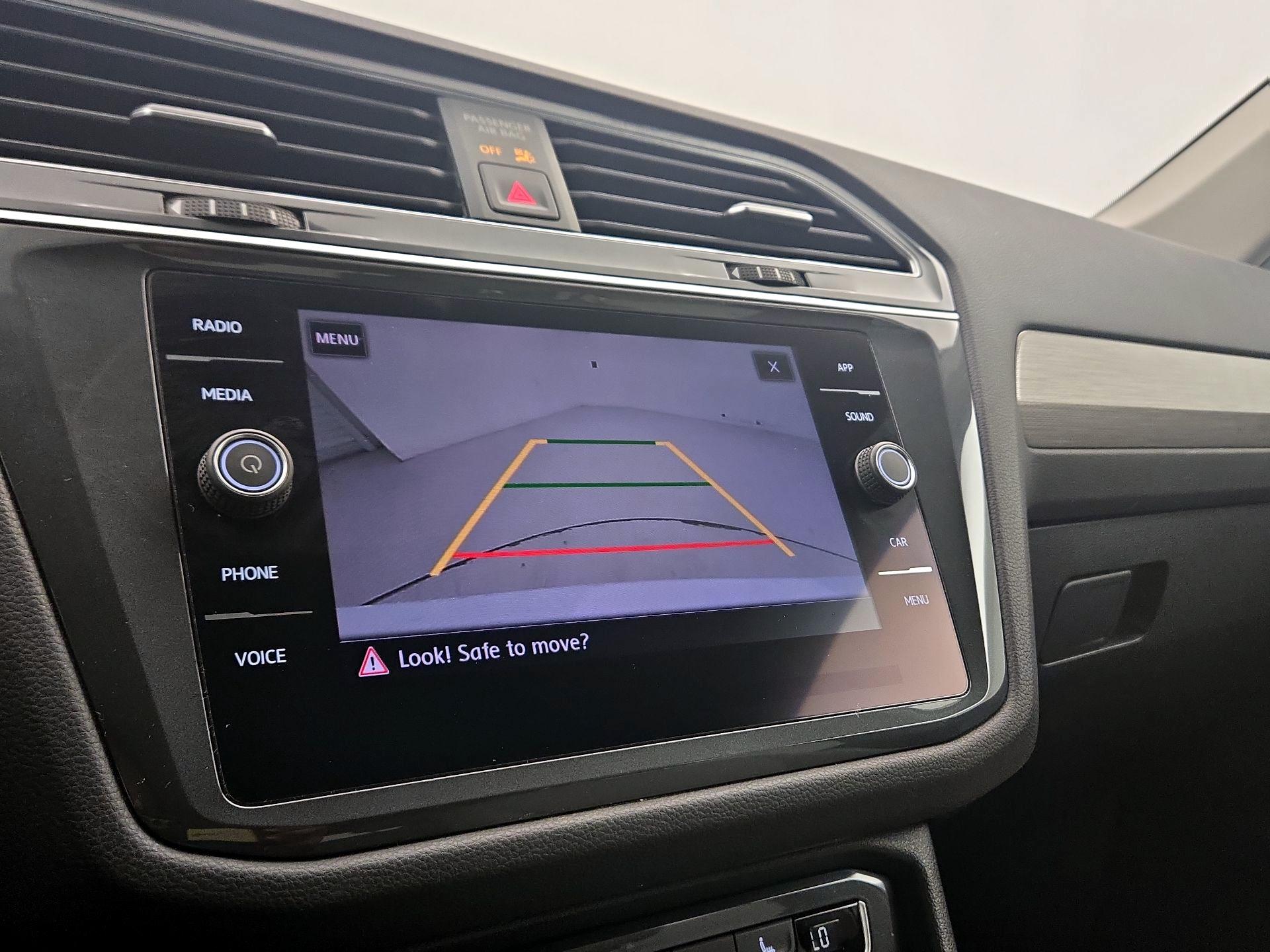 Thumbnail: 2020 Volkswagen Tiguan - 14