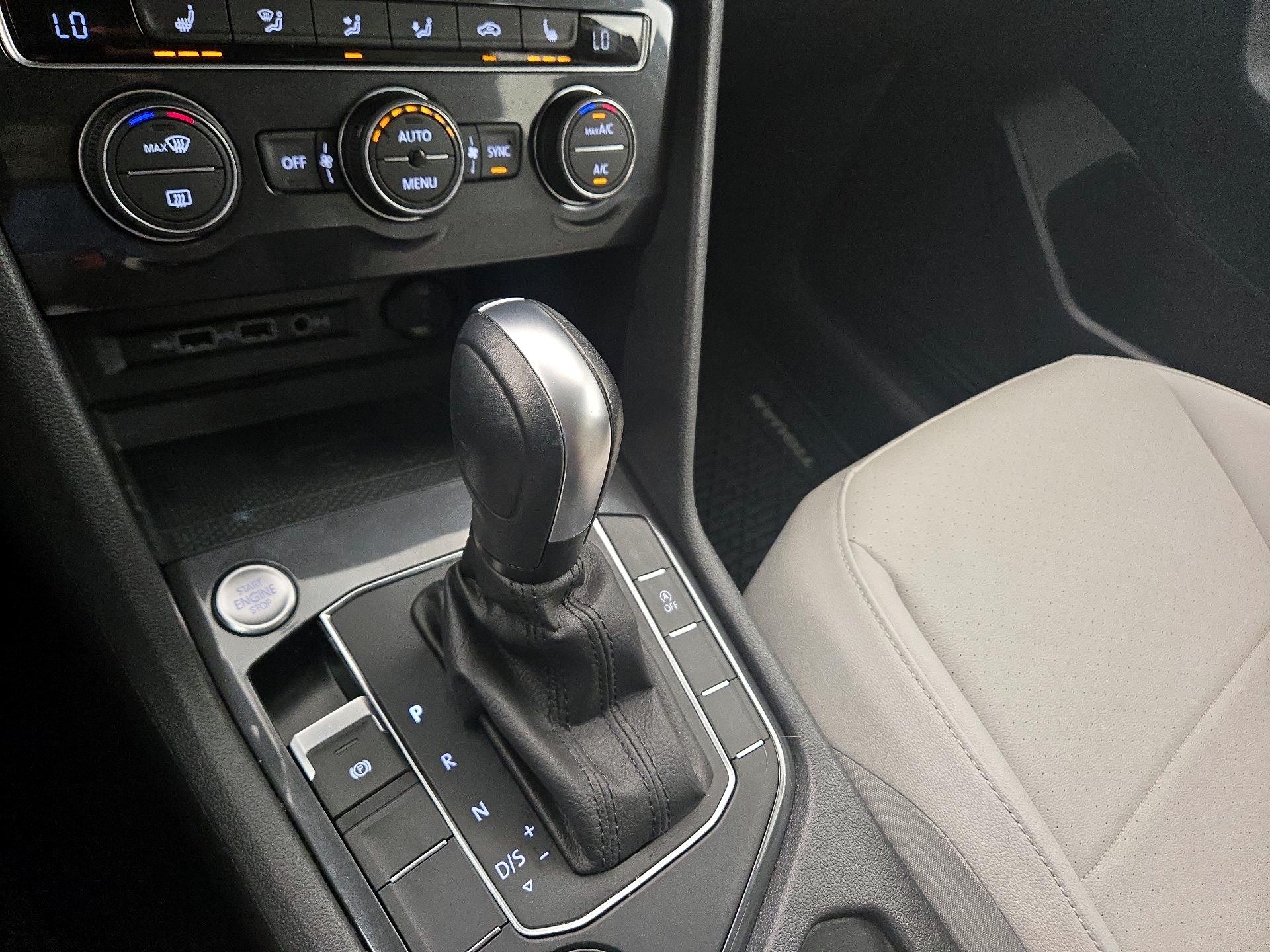 Thumbnail: 2020 Volkswagen Tiguan - 17