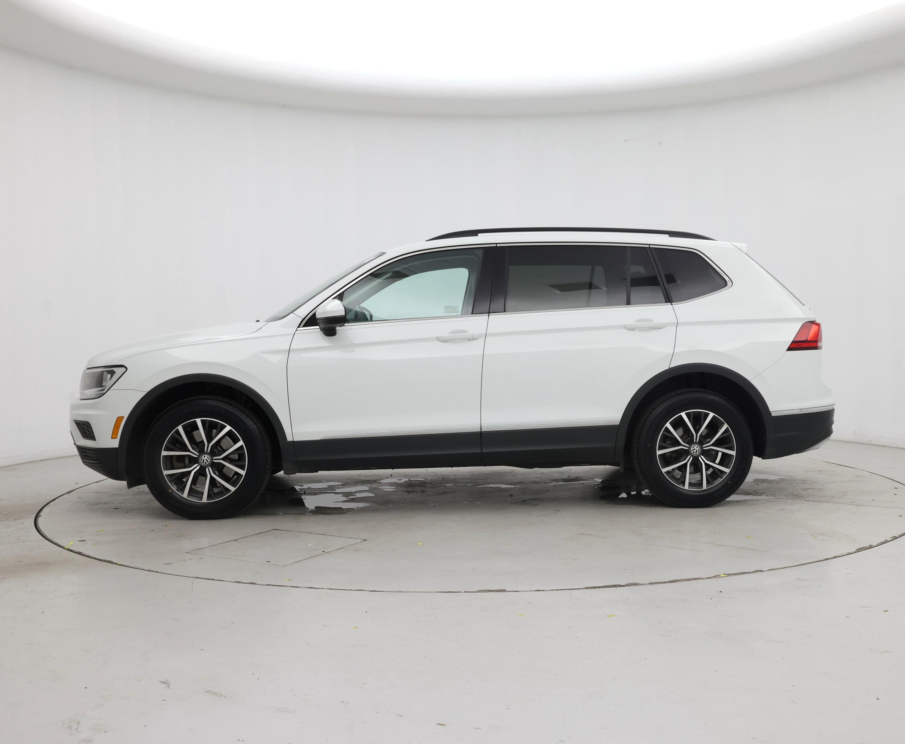 Thumbnail: 2020 Volkswagen Tiguan - 3