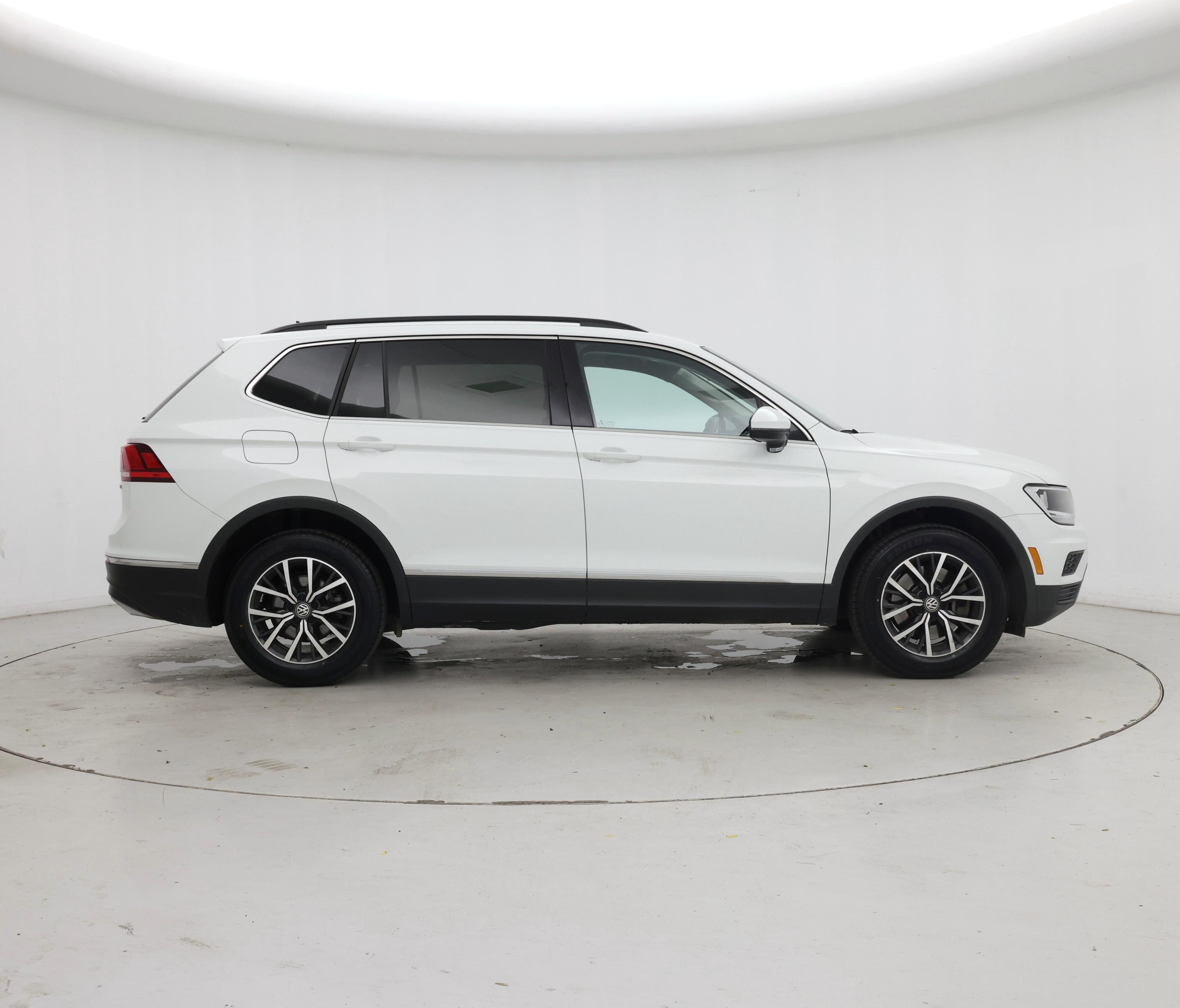Thumbnail: 2020 Volkswagen Tiguan - 7