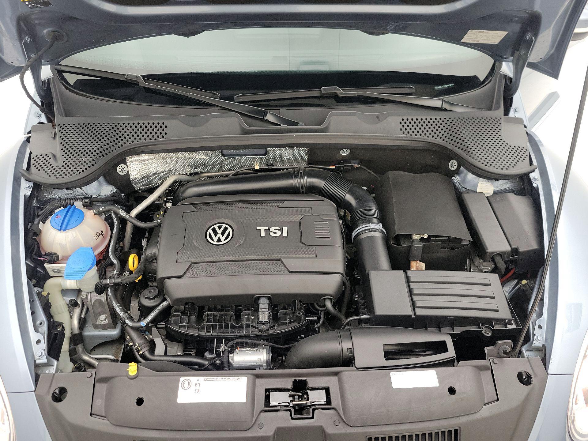Thumbnail: 2016 Volkswagen Beetle - 20