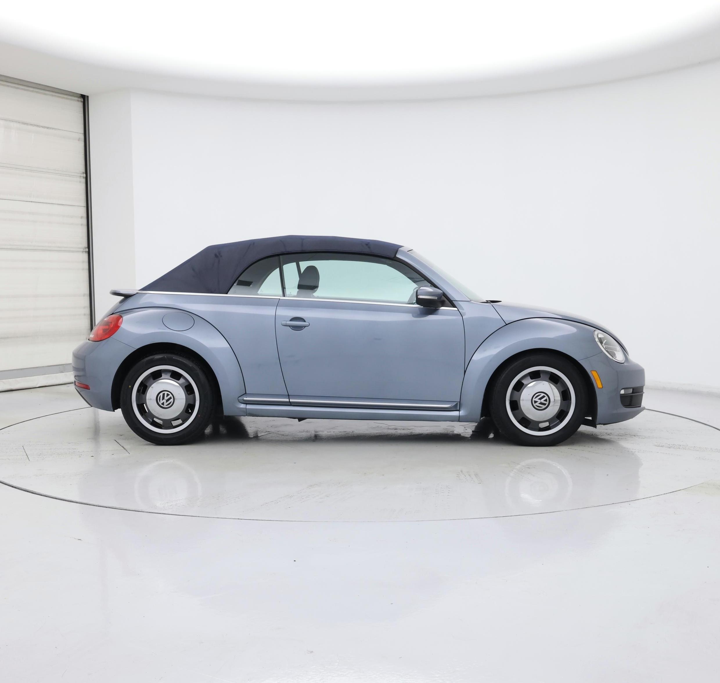 Thumbnail: 2016 Volkswagen Beetle - 7