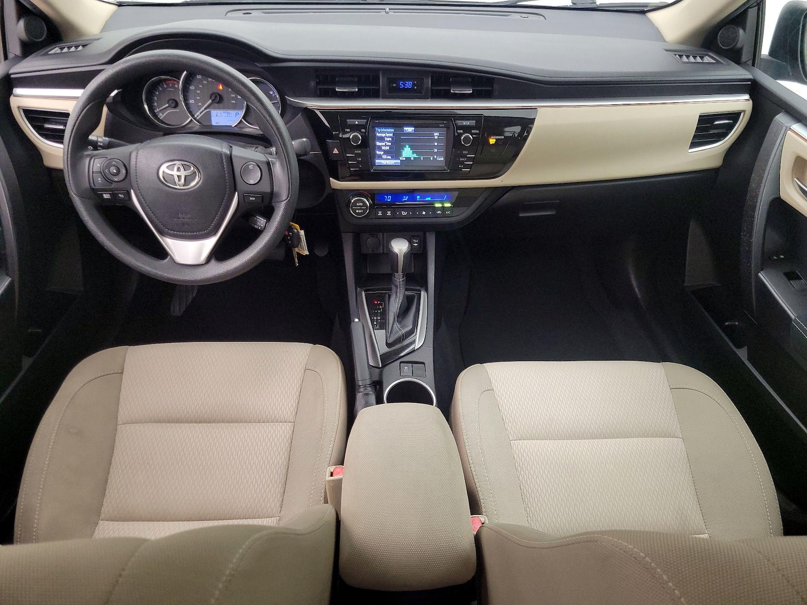 2015 Toyota Corolla LE - Photo 10