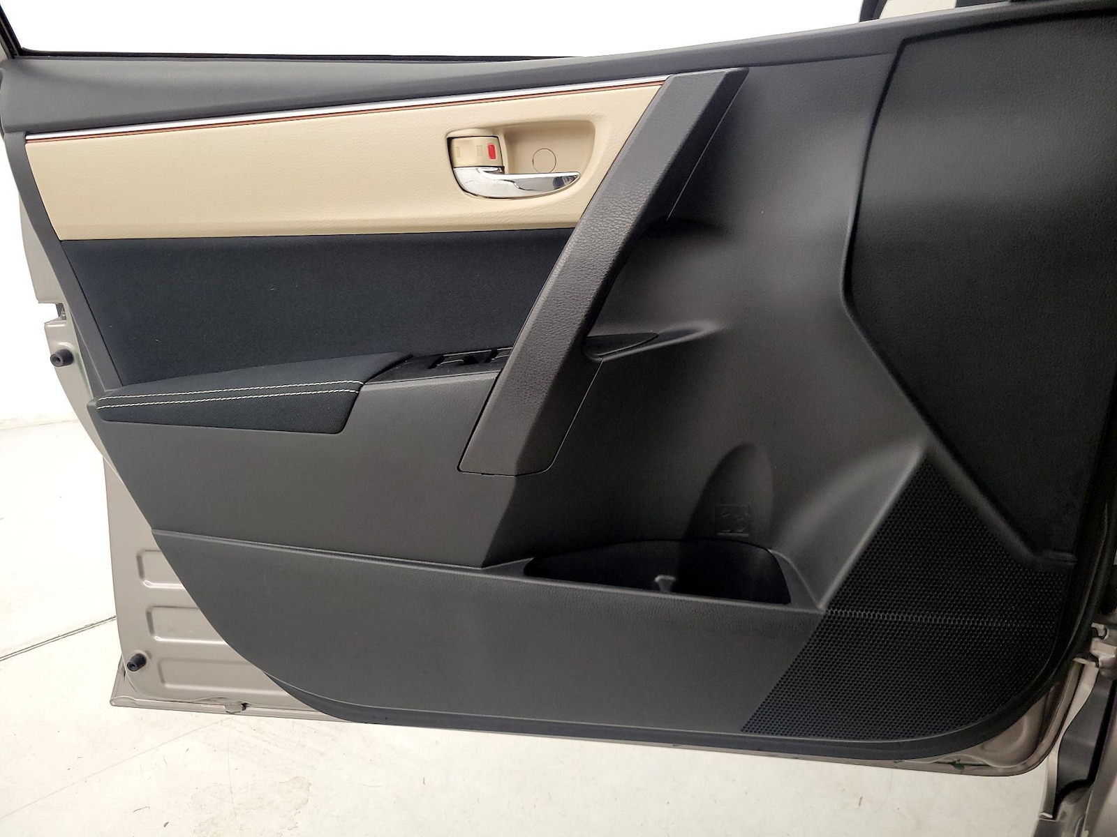 2015 Toyota Corolla LE - Photo 13
