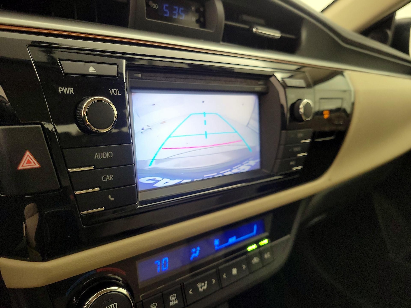 2015 Toyota Corolla LE - Photo 15