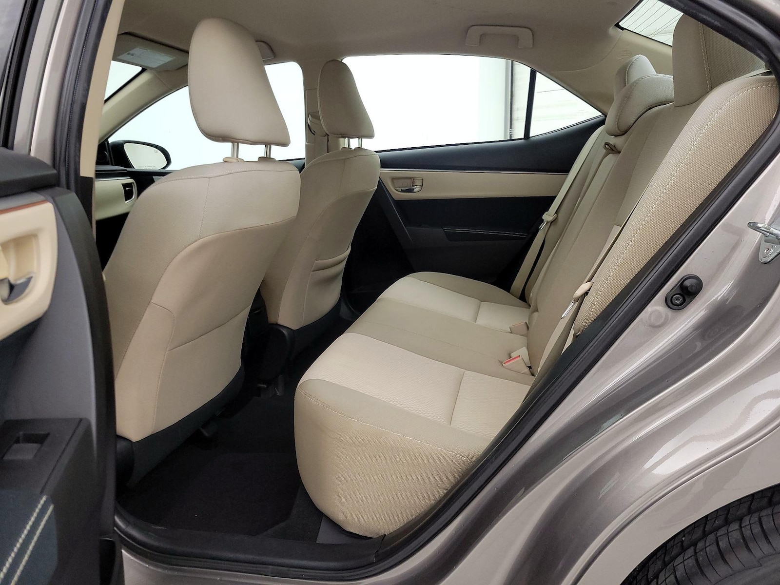 2015 Toyota Corolla LE - Photo 20
