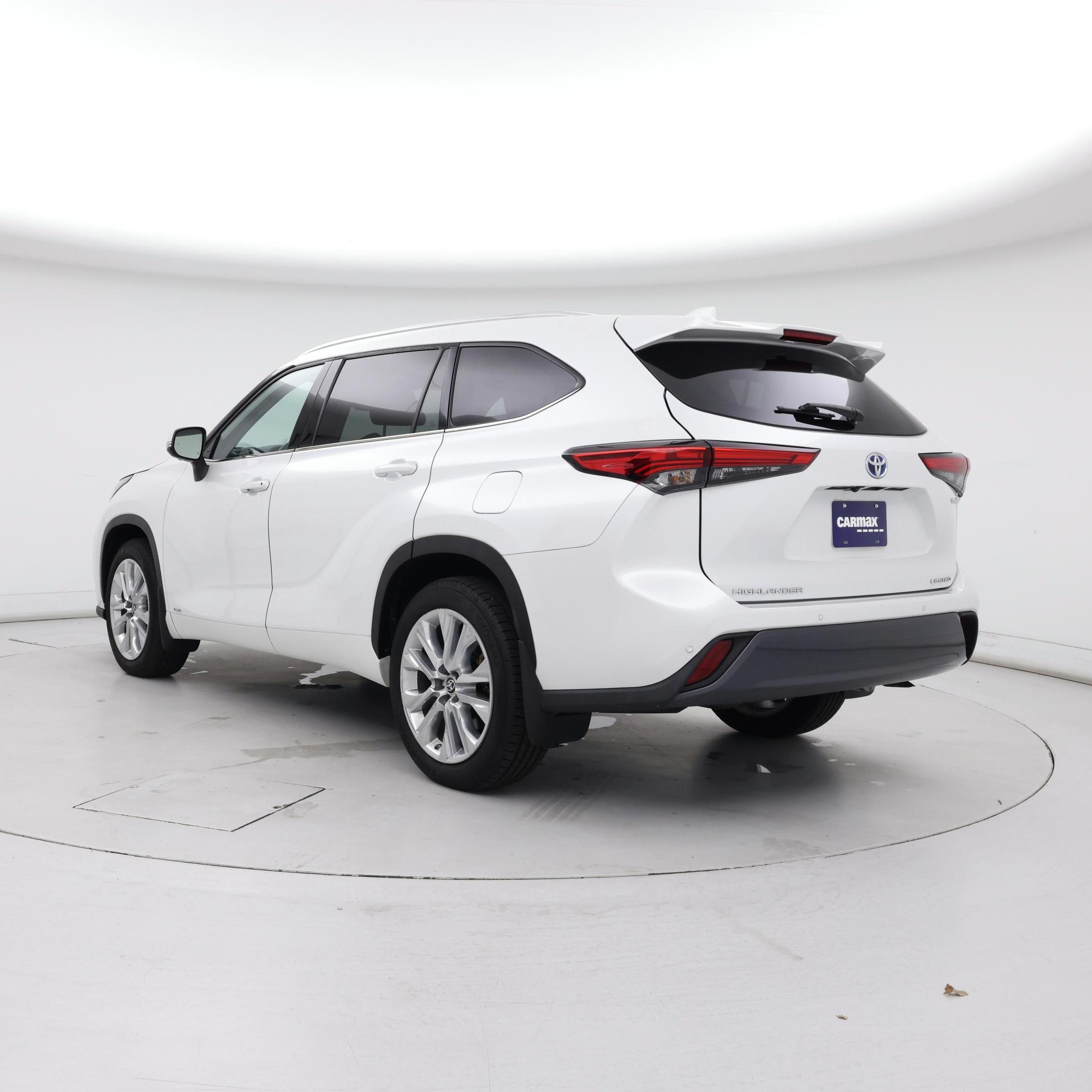 Thumbnail: 2022 Toyota Highlander - 2