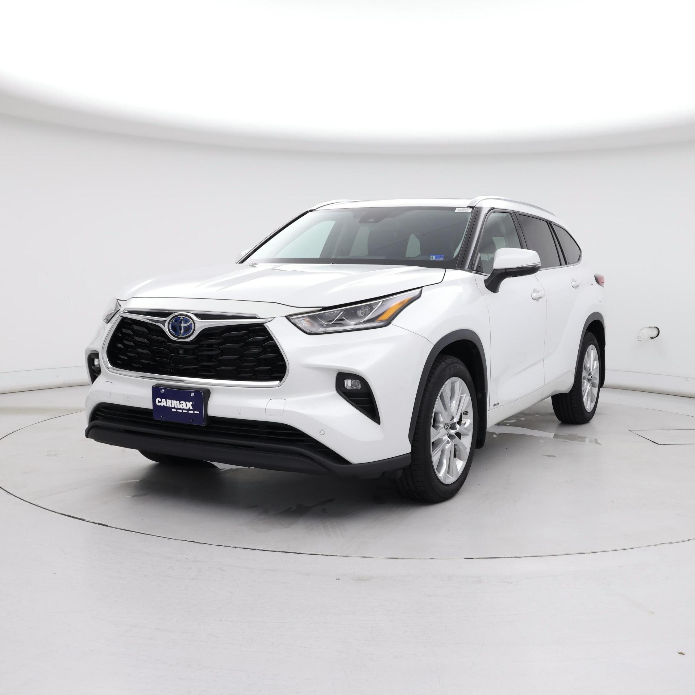 Thumbnail: 2022 Toyota Highlander - 4
