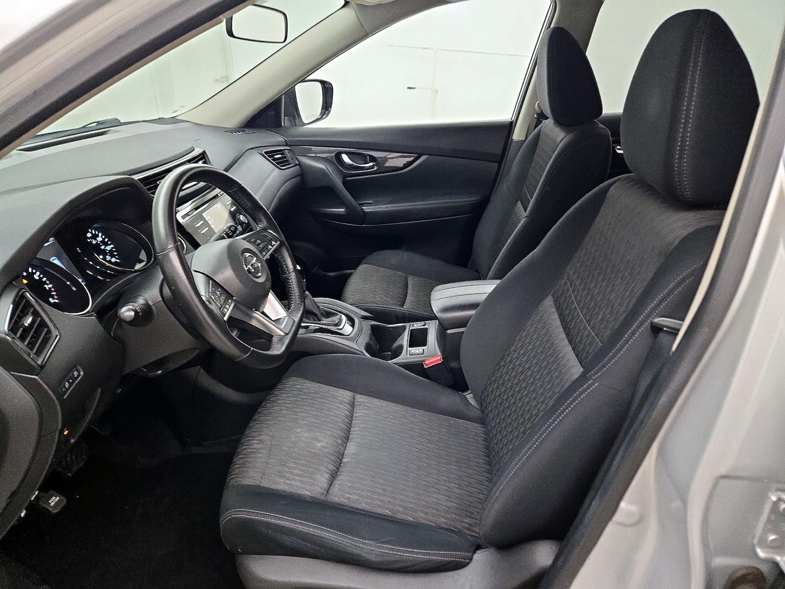2017 Nissan Rogue SV - Photo 12
