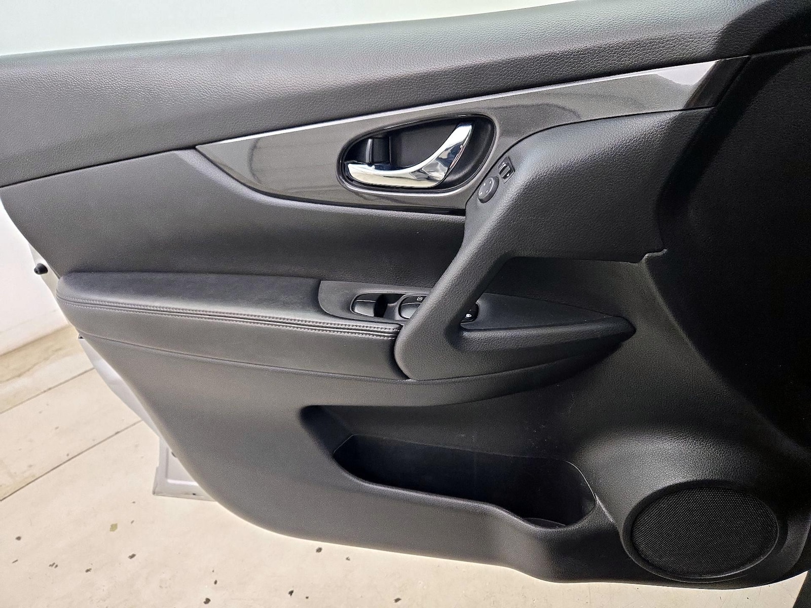 2017 Nissan Rogue SV - Photo 13