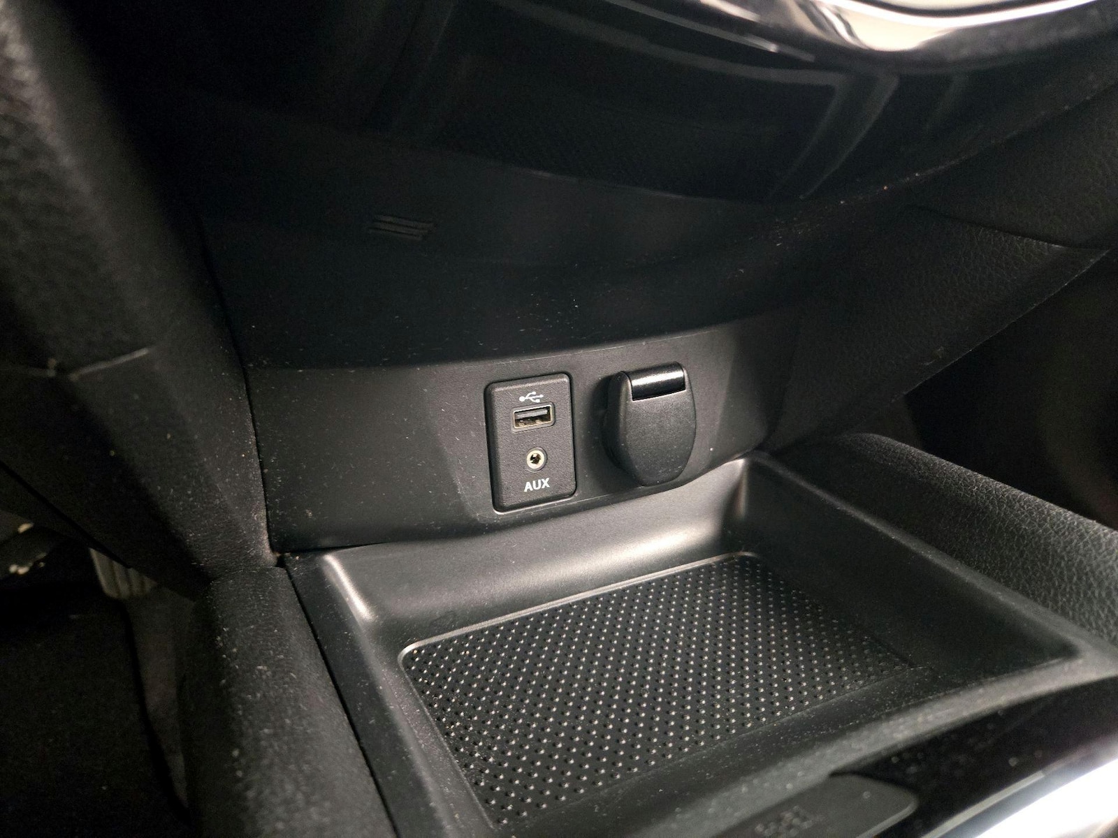 2017 Nissan Rogue SV - Photo 19