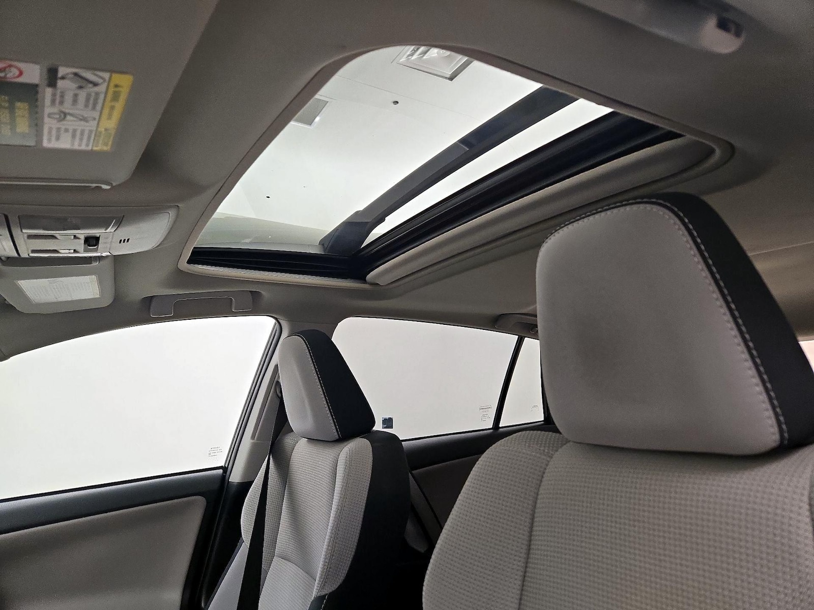 2018 Toyota RAV4 XLE - Photo 20