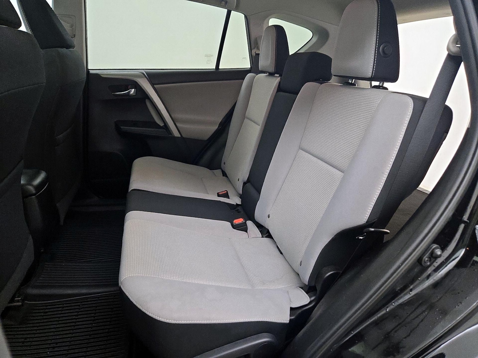 2018 Toyota RAV4 XLE - Photo 21