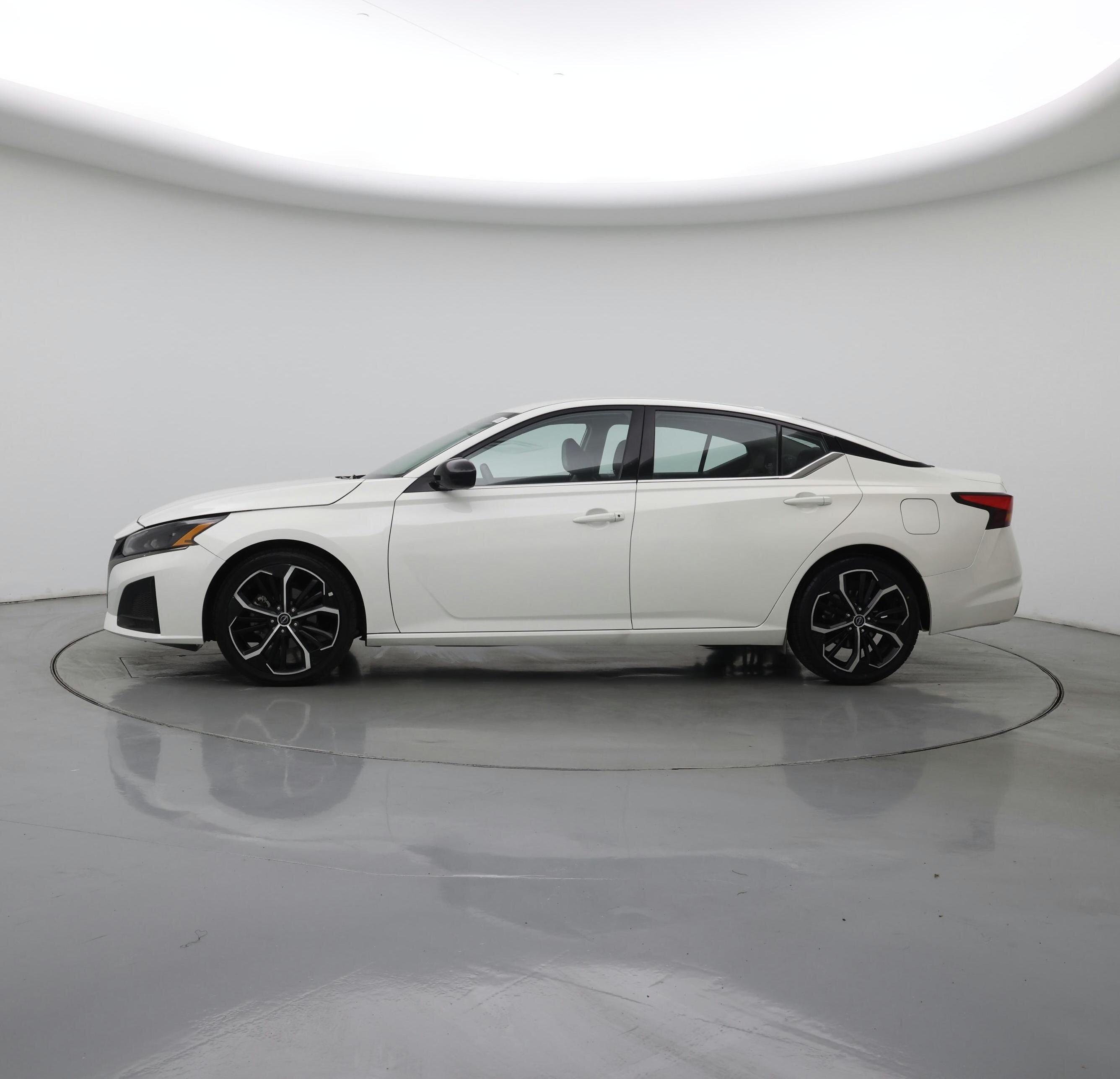Thumbnail: 2024 Nissan Altima - 3