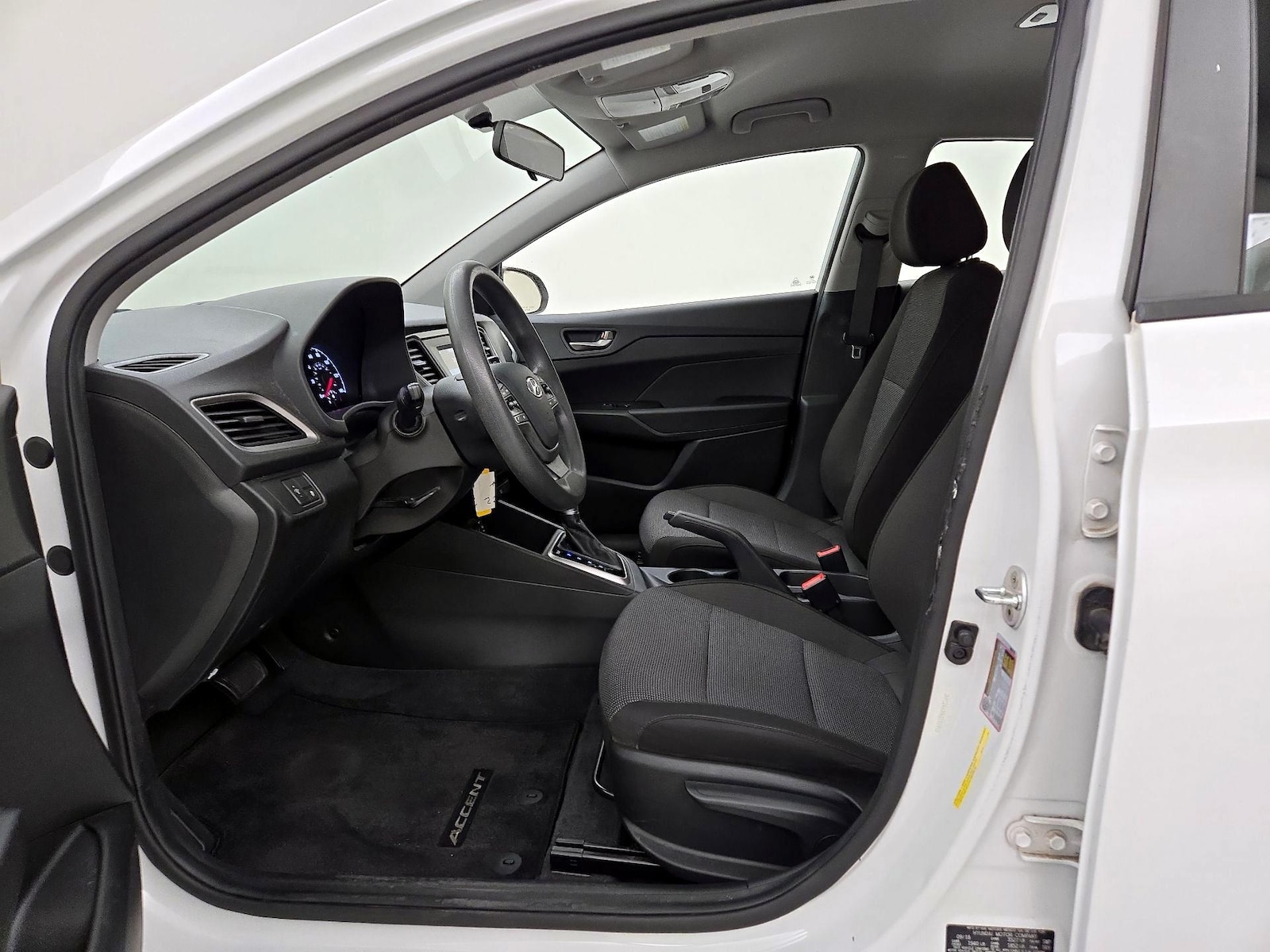 2019 Hyundai Accent SE - Photo 12