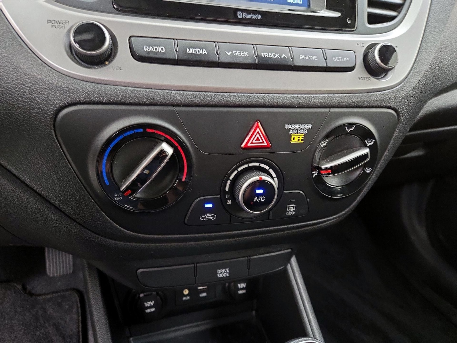 2019 Hyundai Accent SE - Photo 17