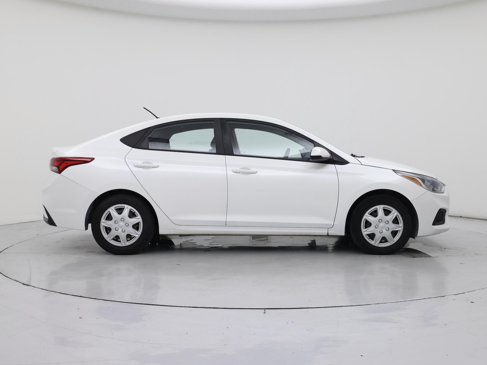 2019 Hyundai Accent SE - Photo 8