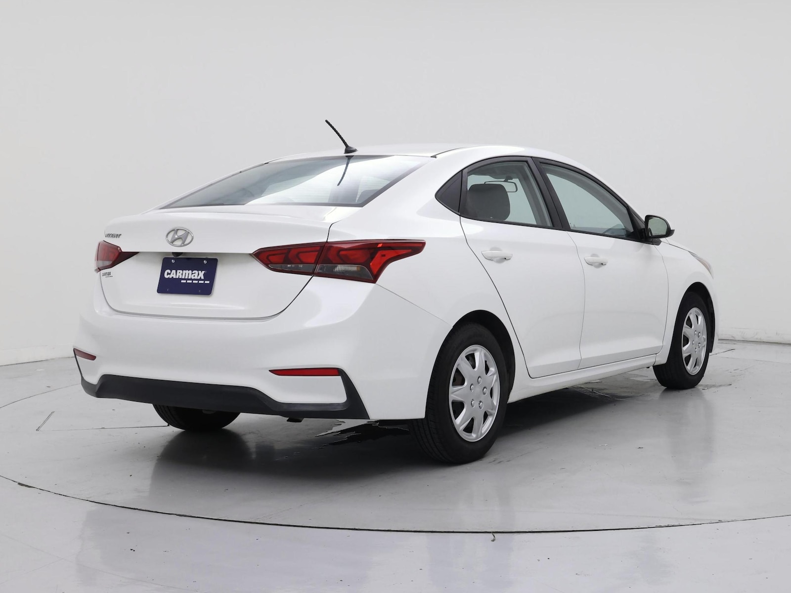 2019 Hyundai Accent SE - Photo 9