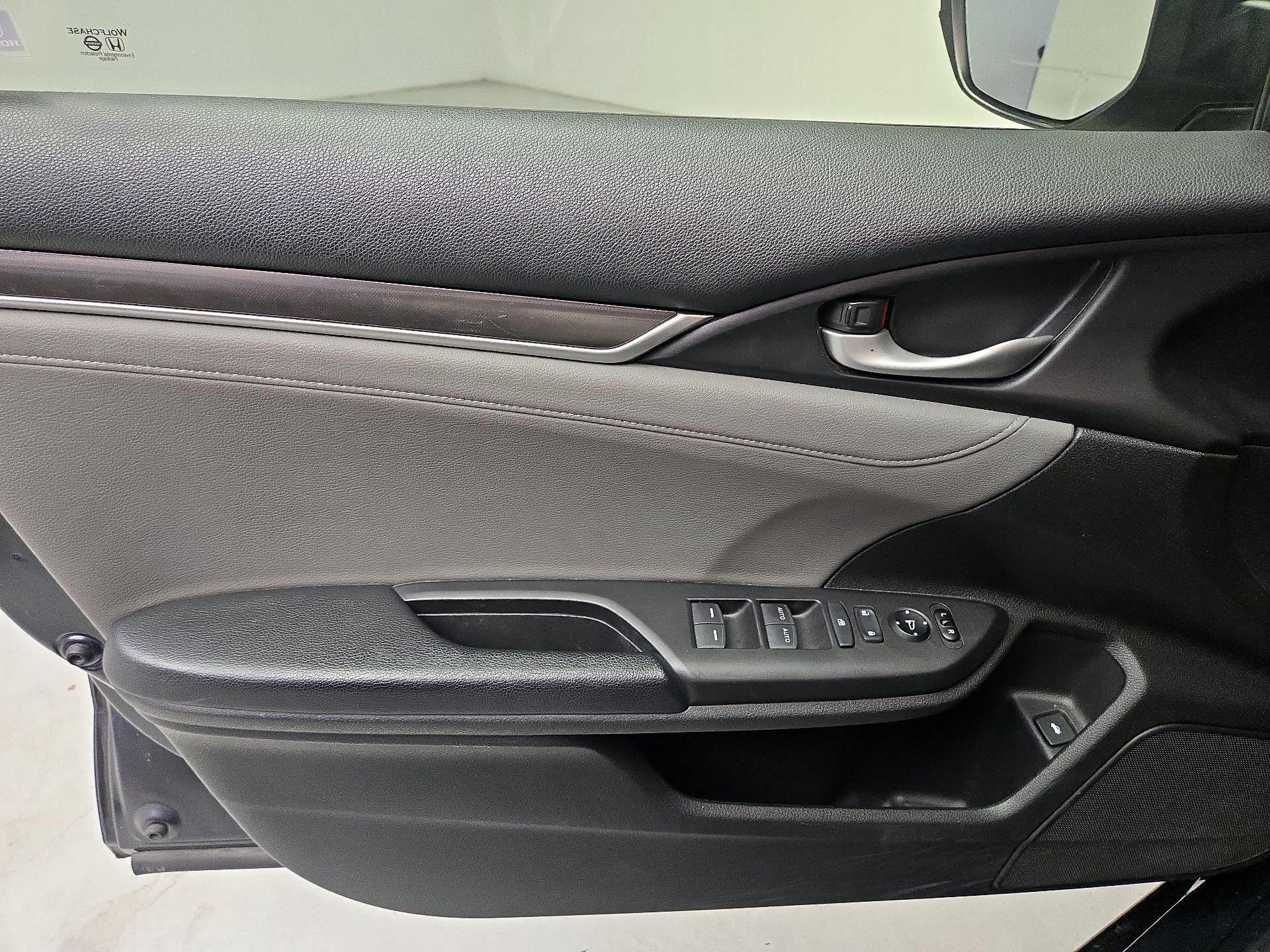 Thumbnail: 2019 Honda Civic - 12