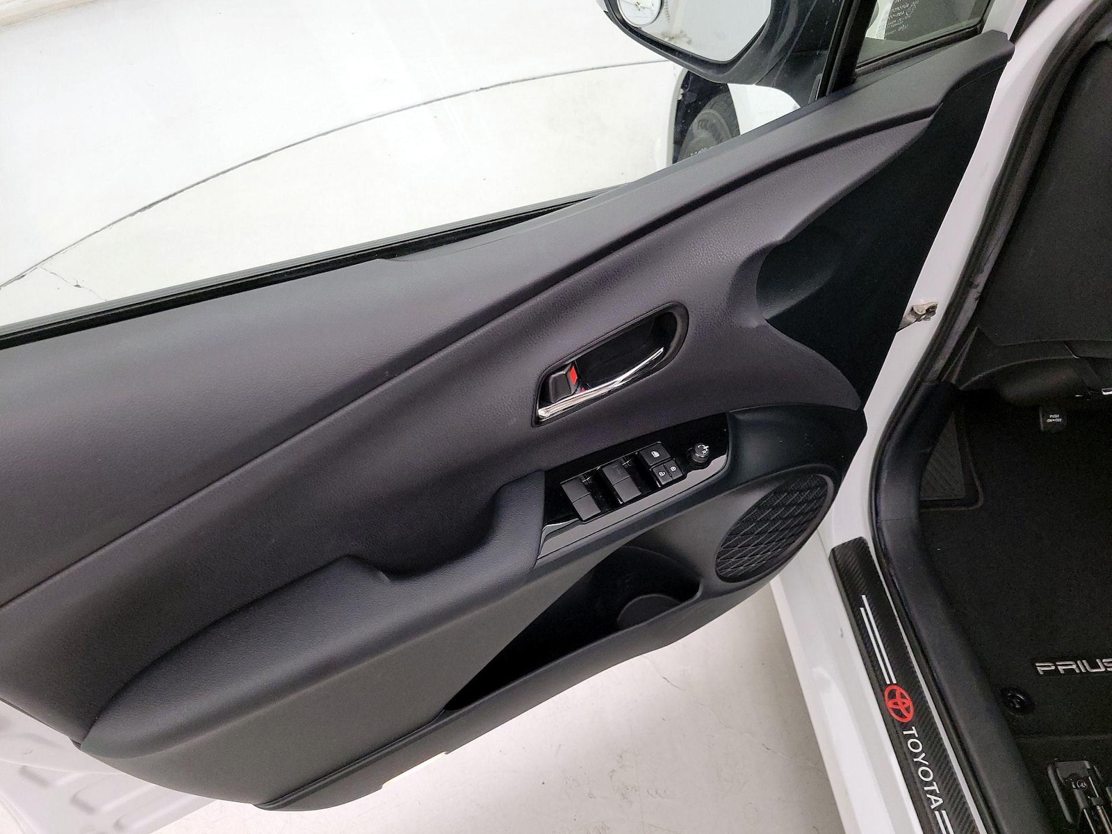 2022 Toyota Prius Prime XLE - Photo 13