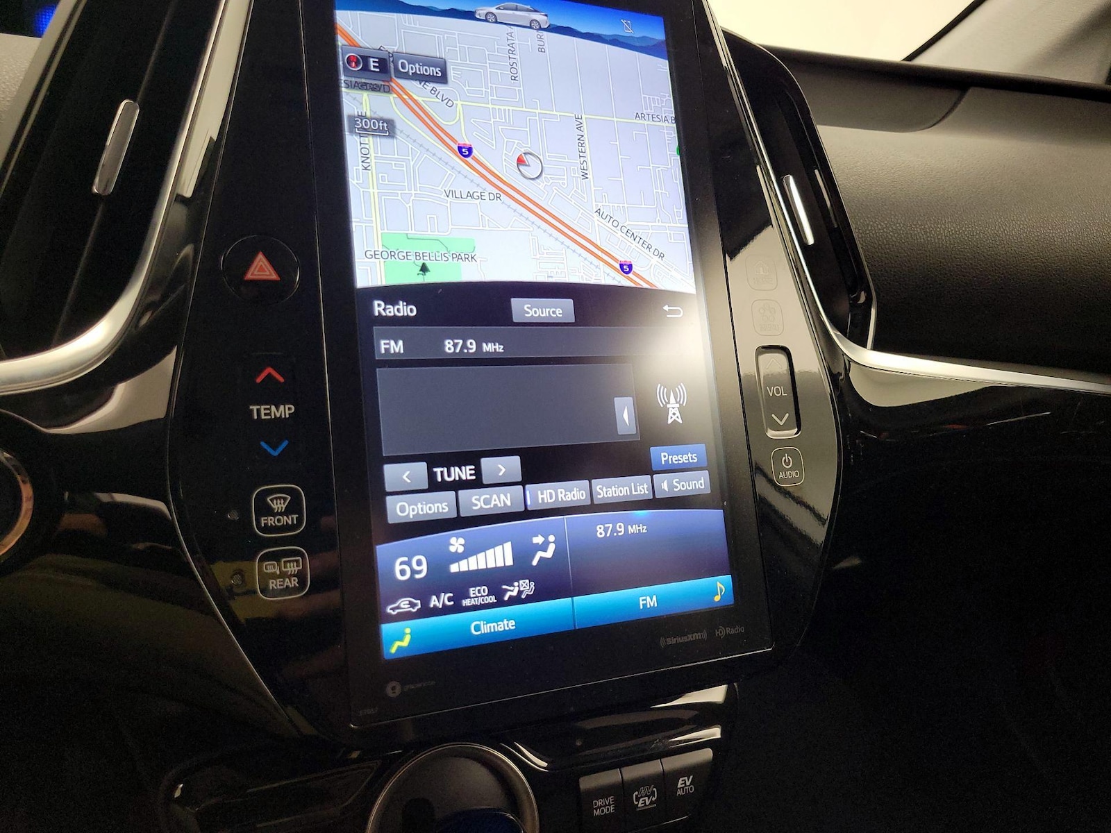 2022 Toyota Prius Prime XLE - Photo 17